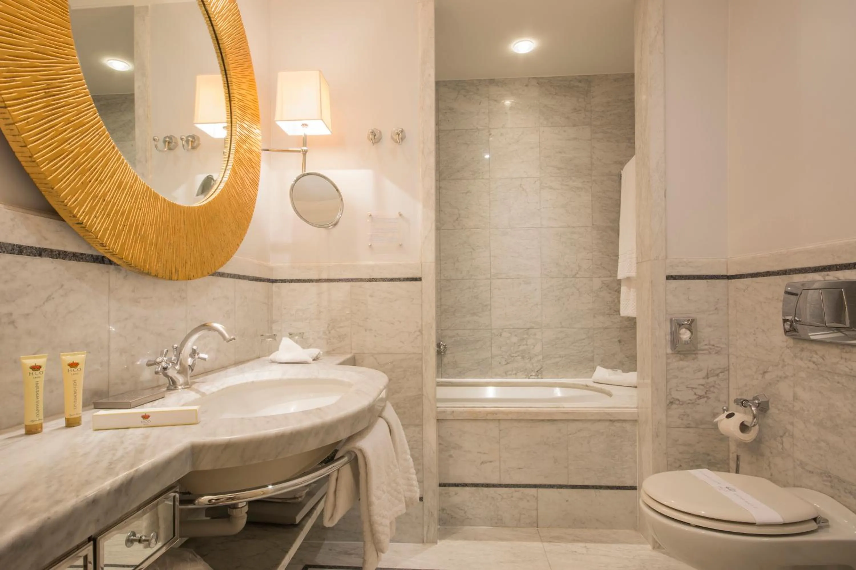 Bathroom in Hotel Corona d'Oro 1890