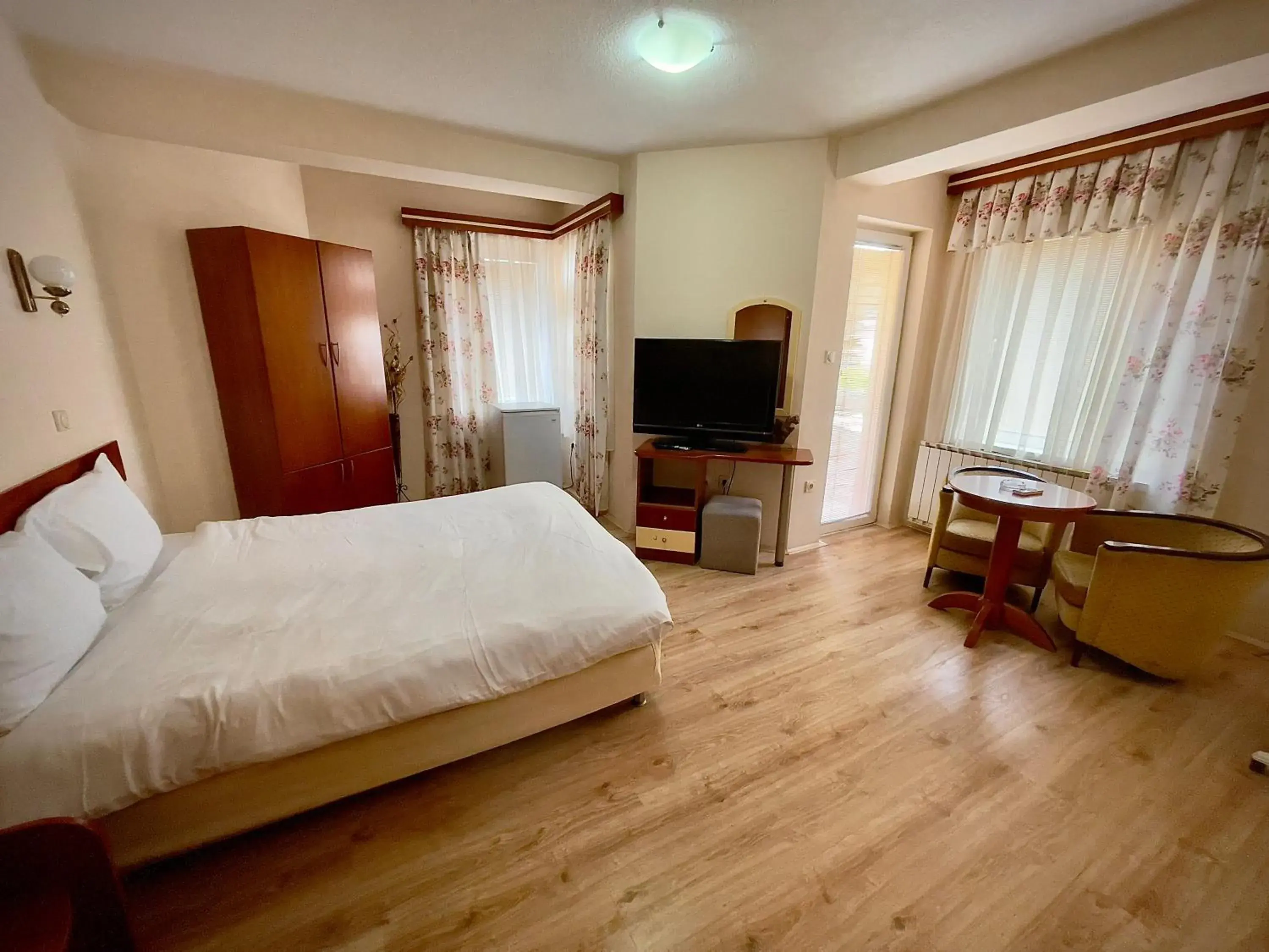 Double Room with Terrace - single occupancy in Hotel Ilinden Double Room with Terrace - single occupancy in Hotel Ilinden