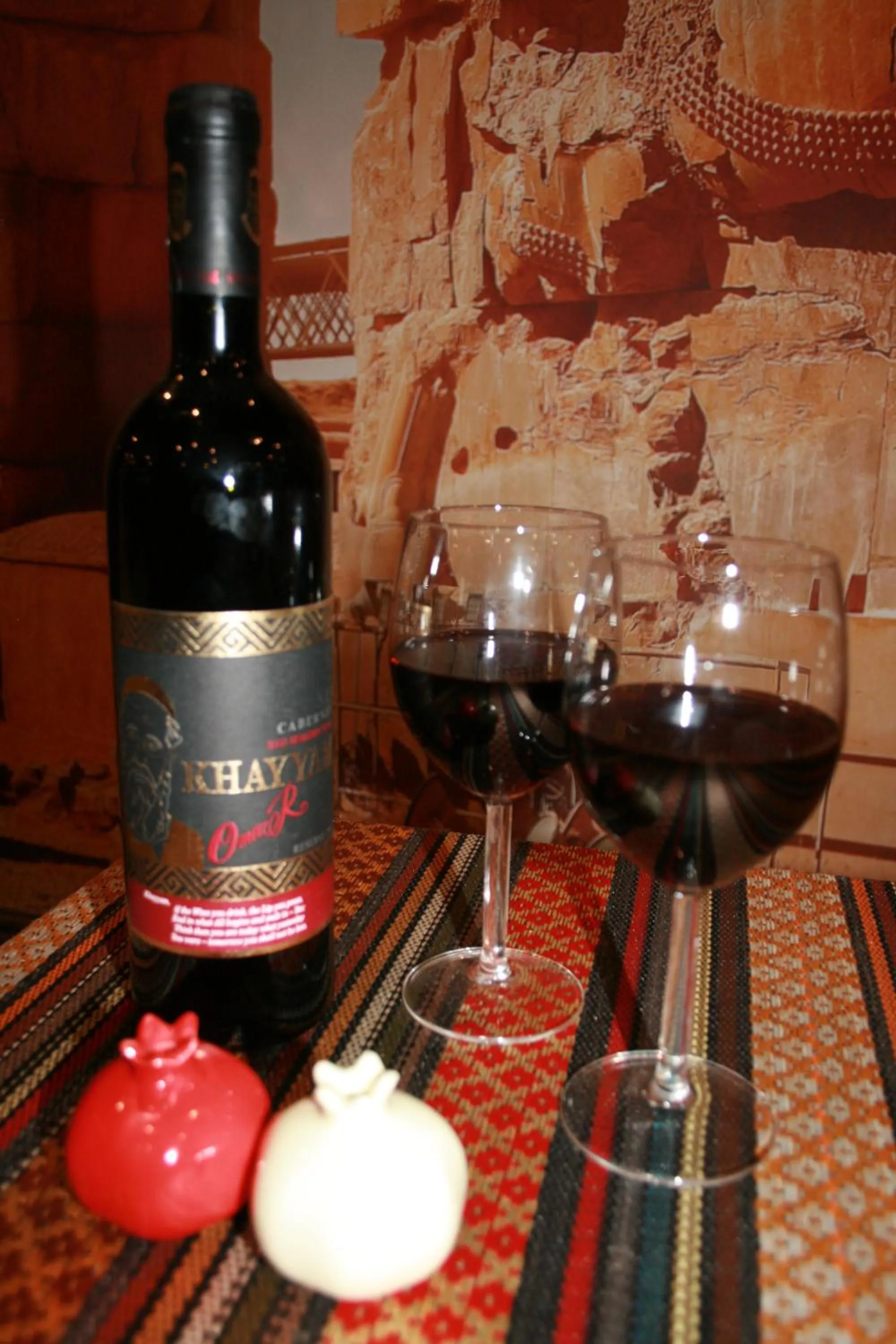 Restaurant/places to eat in Cyrus Hotel