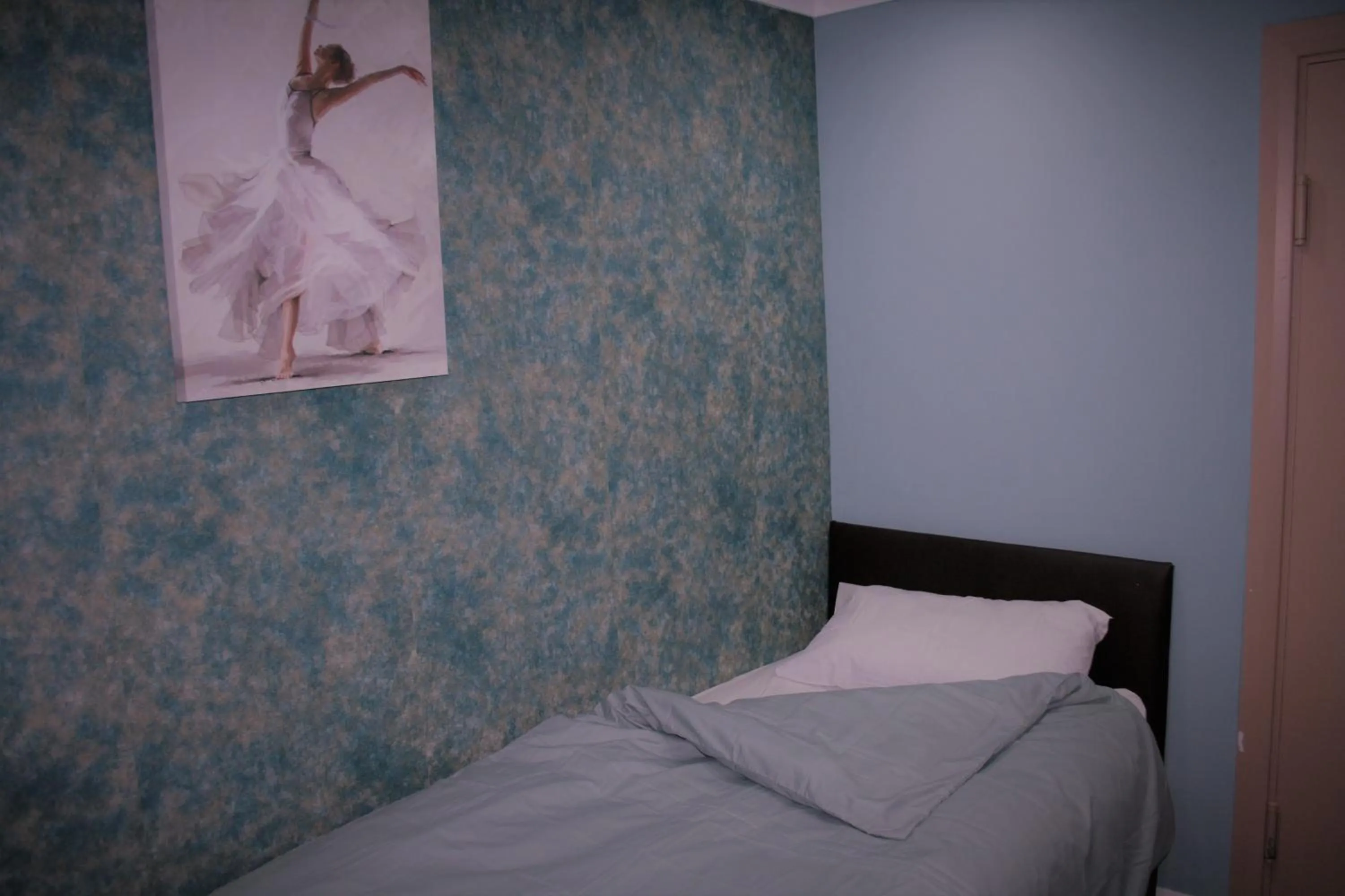 Bedroom, Bed in Cyrus Hotel