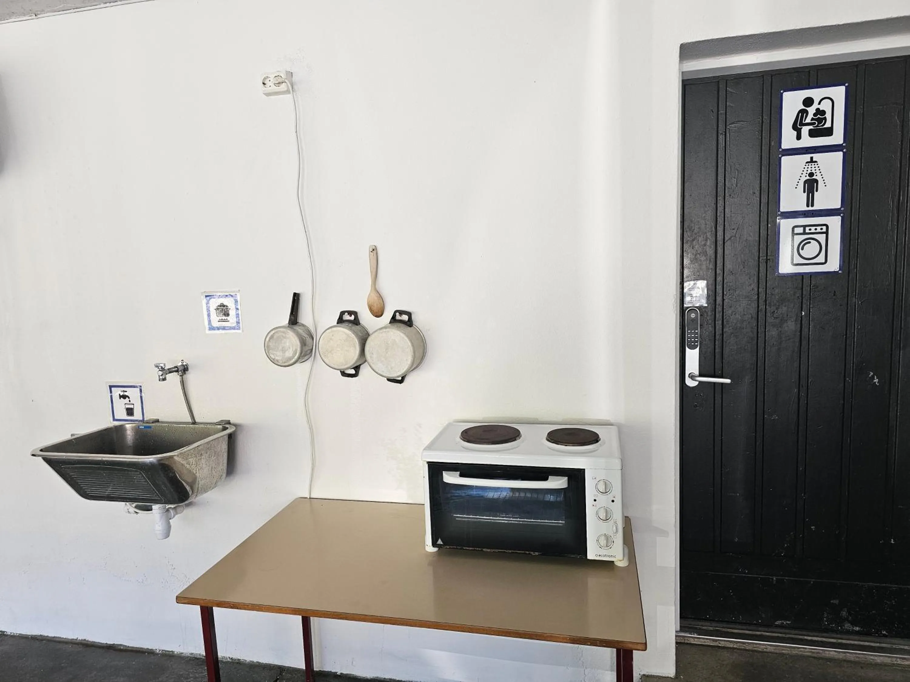 Brufjell Hostel & Parking