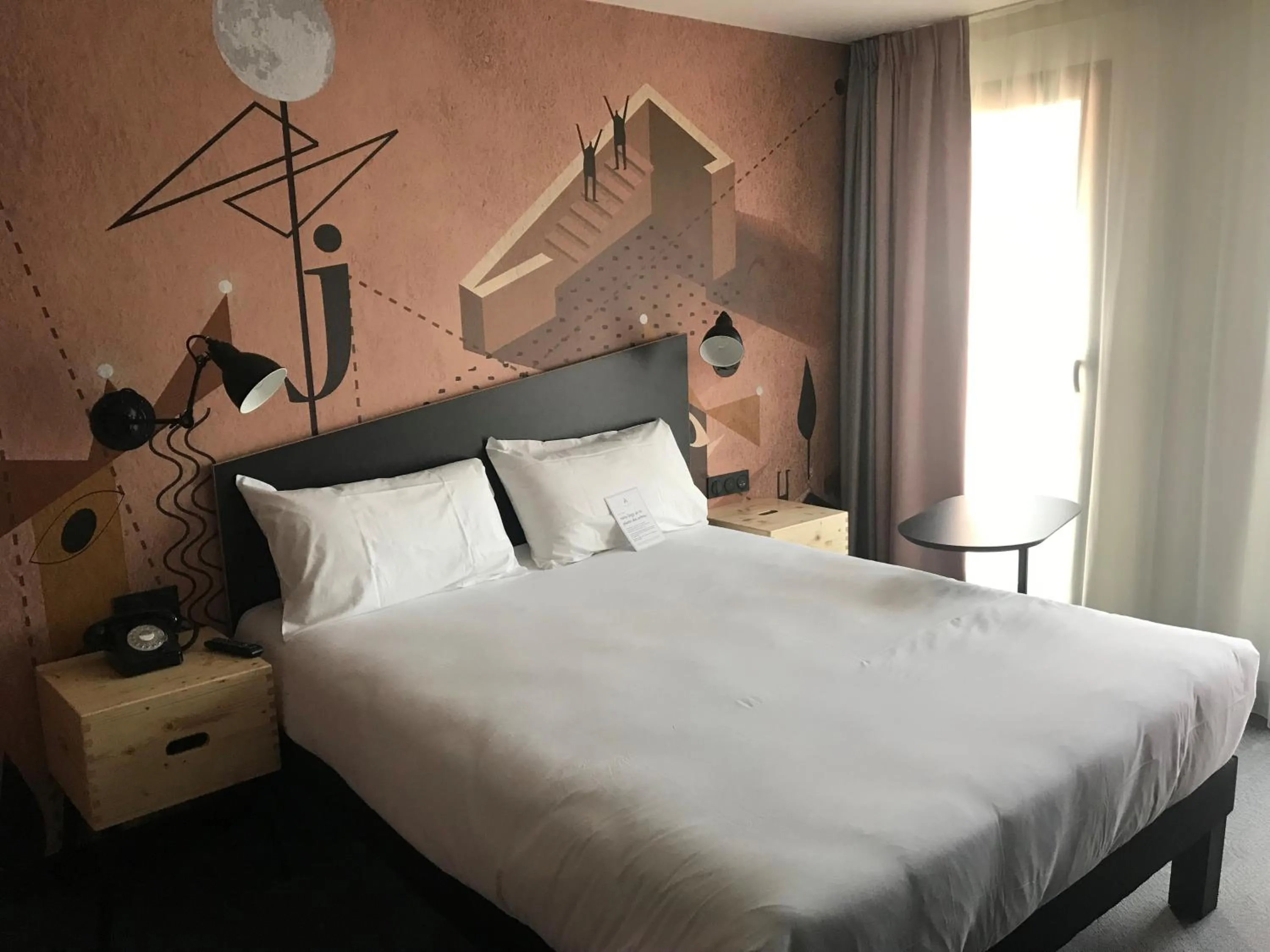 Photo of the whole room, Bed in ibis Styles Dreux Centre Gare