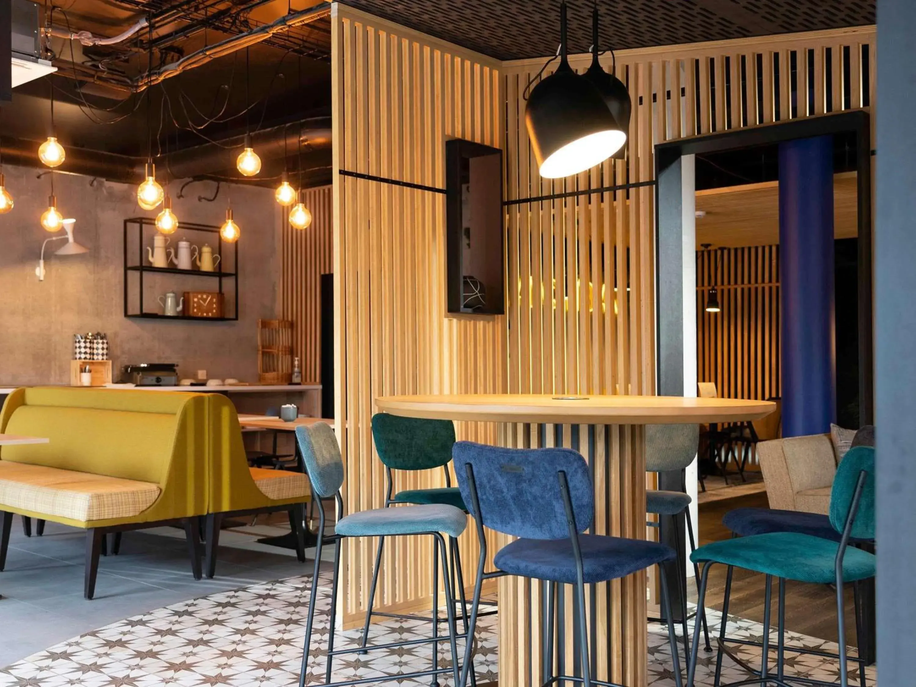 Lounge or bar in ibis Styles Dreux Centre Gare Lounge or bar in ibis Styles Dreux Centre Gare