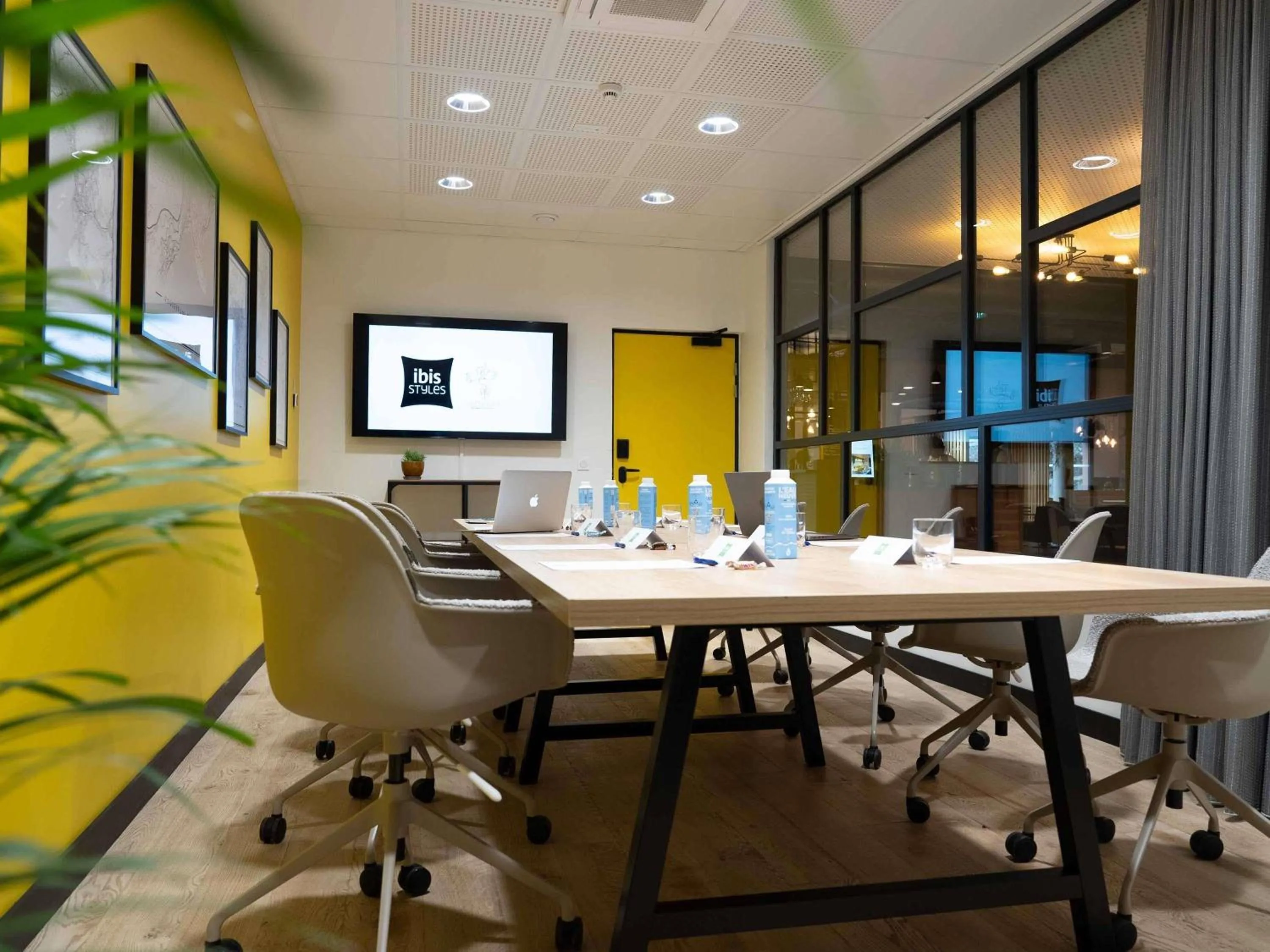Property building in ibis Styles Dreux Centre Gare
