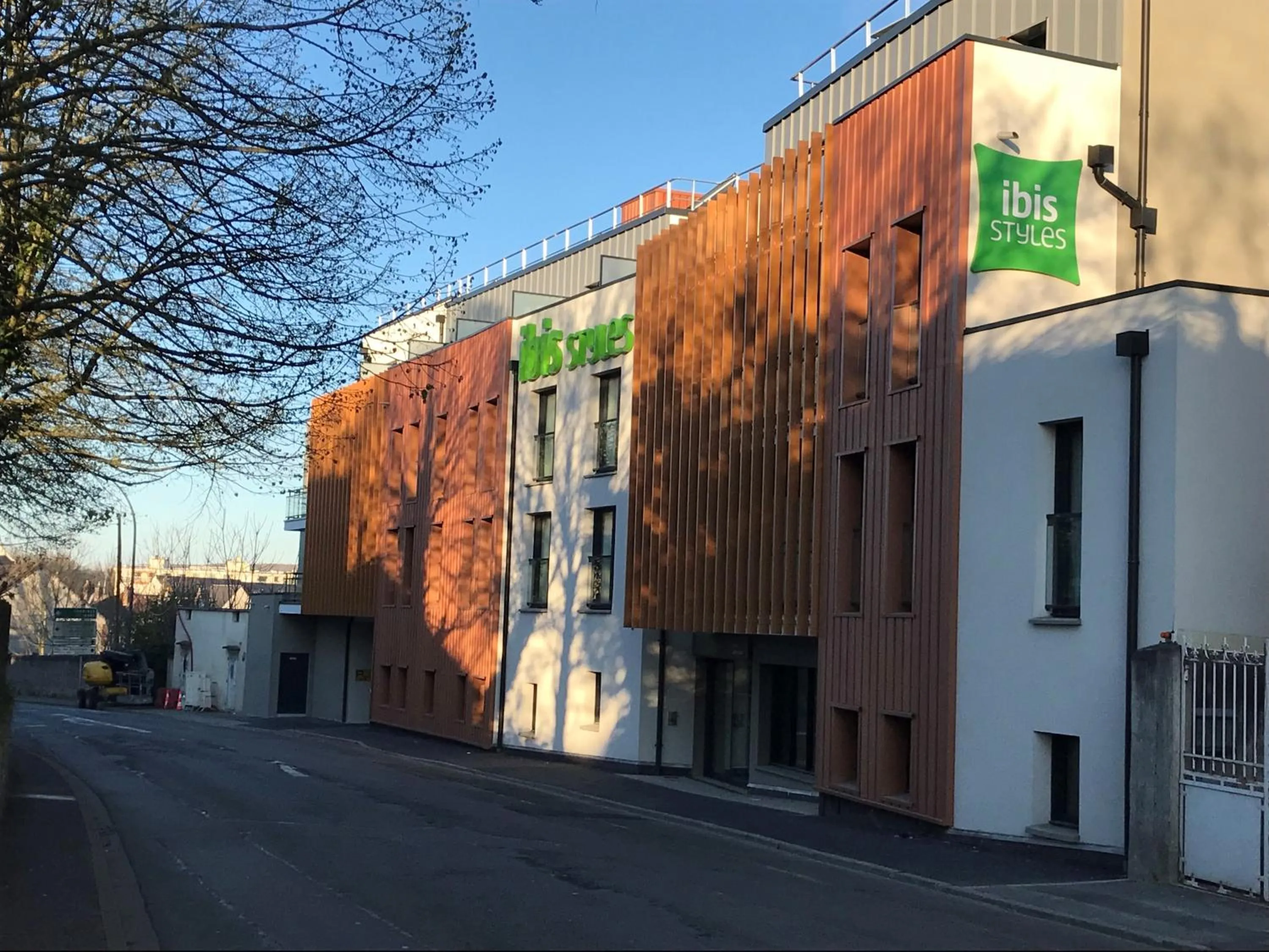 Facade/entrance in ibis Styles Dreux Centre Gare