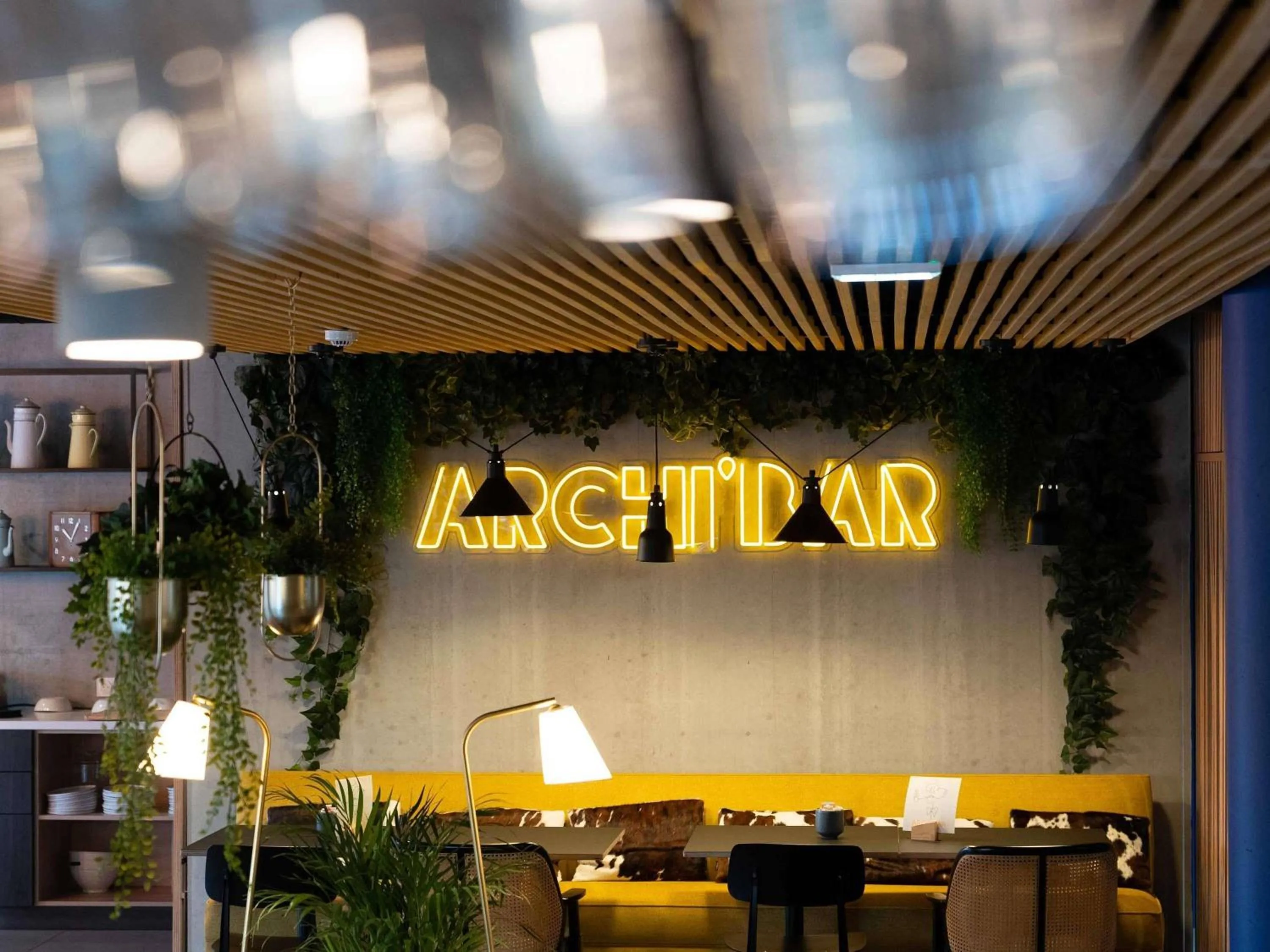 Lounge or bar in ibis Styles Dreux Centre Gare