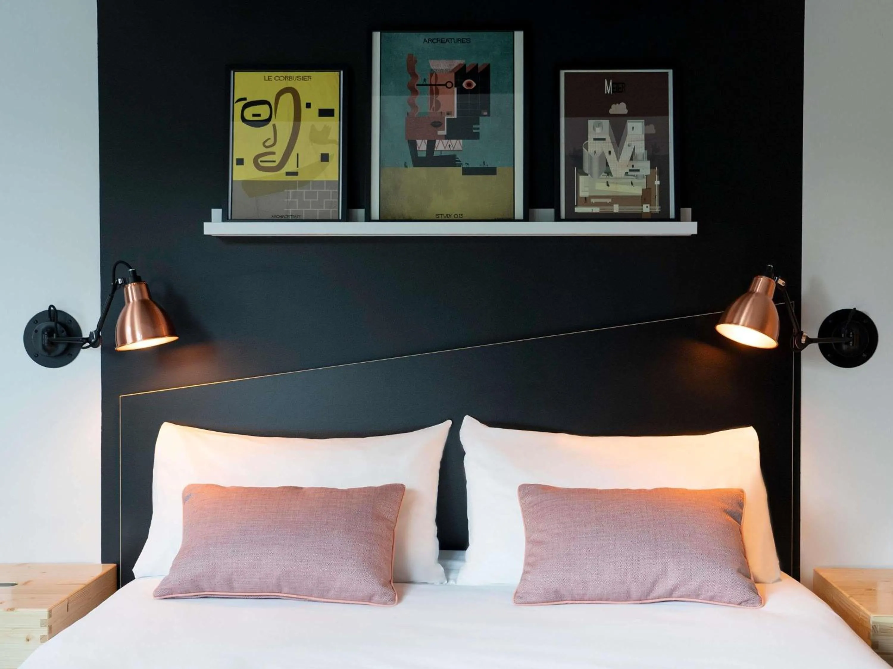 Photo of the whole room, Bed in ibis Styles Dreux Centre Gare