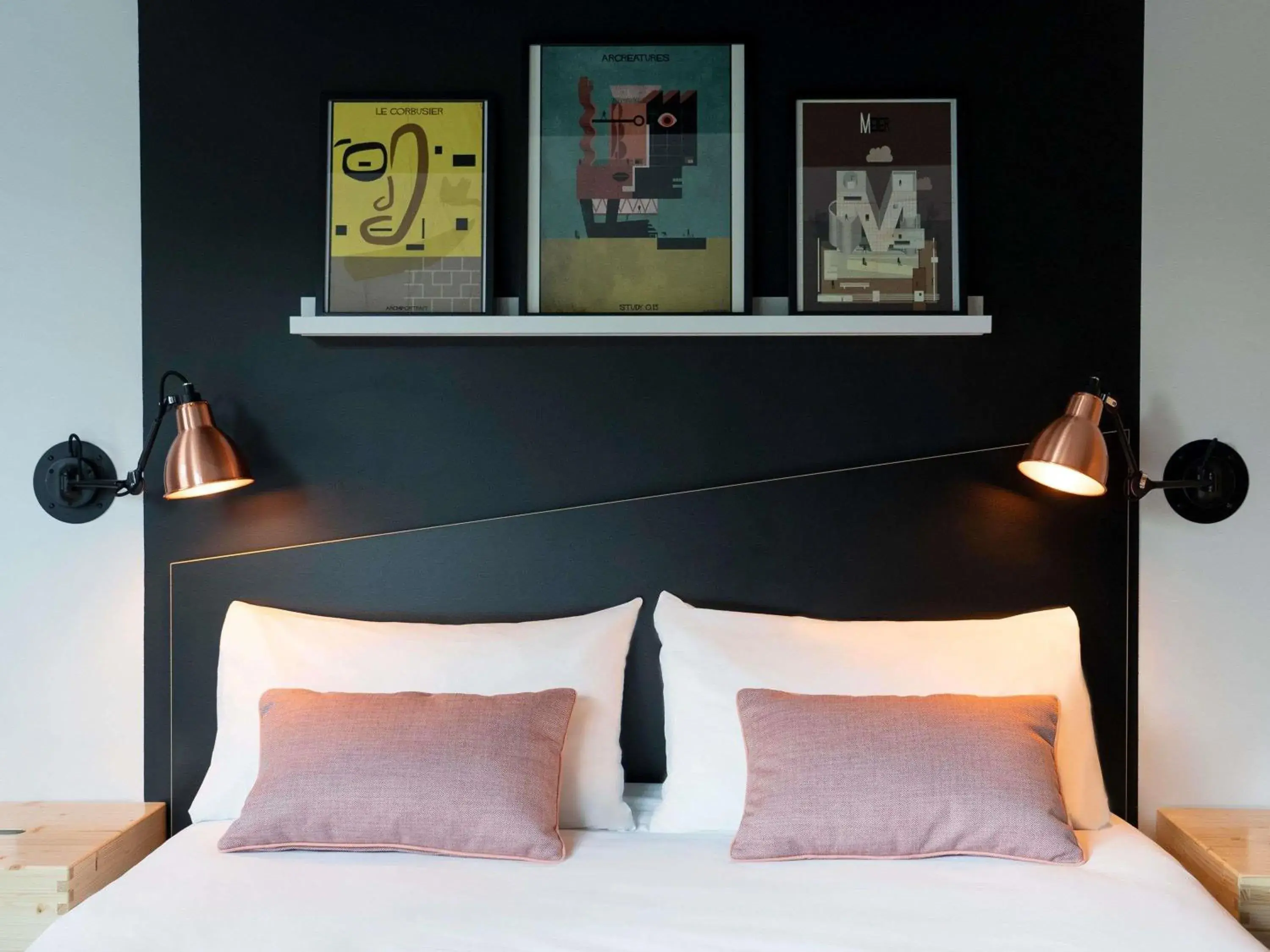 Property building, Bed in ibis Styles Dreux Centre Gare Property building, Bed in ibis Styles Dreux Centre Gare