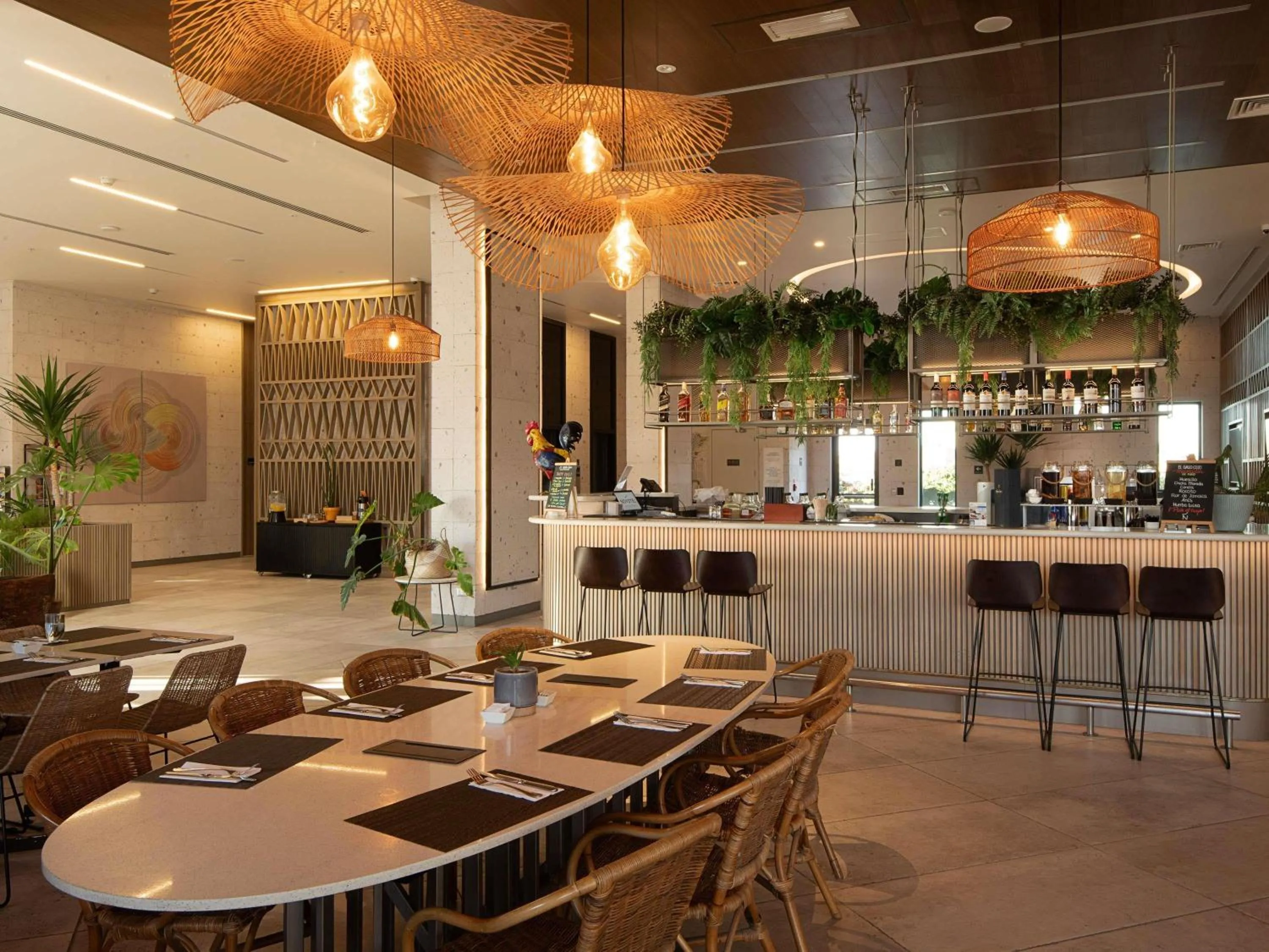 Restaurant/places to eat in Novotel Arica