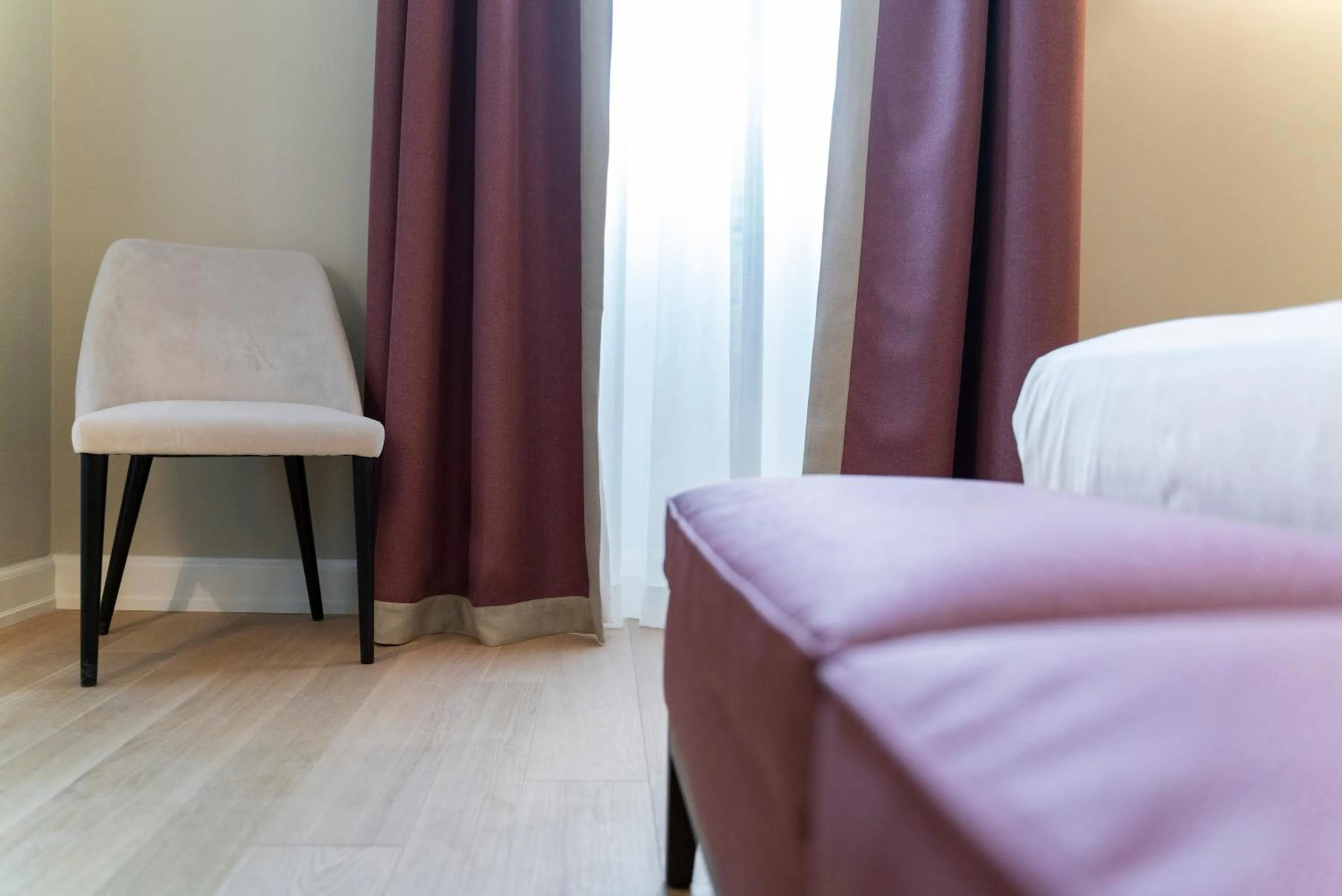 Bedroom, Bed in Villa Neroli - Place of Charme