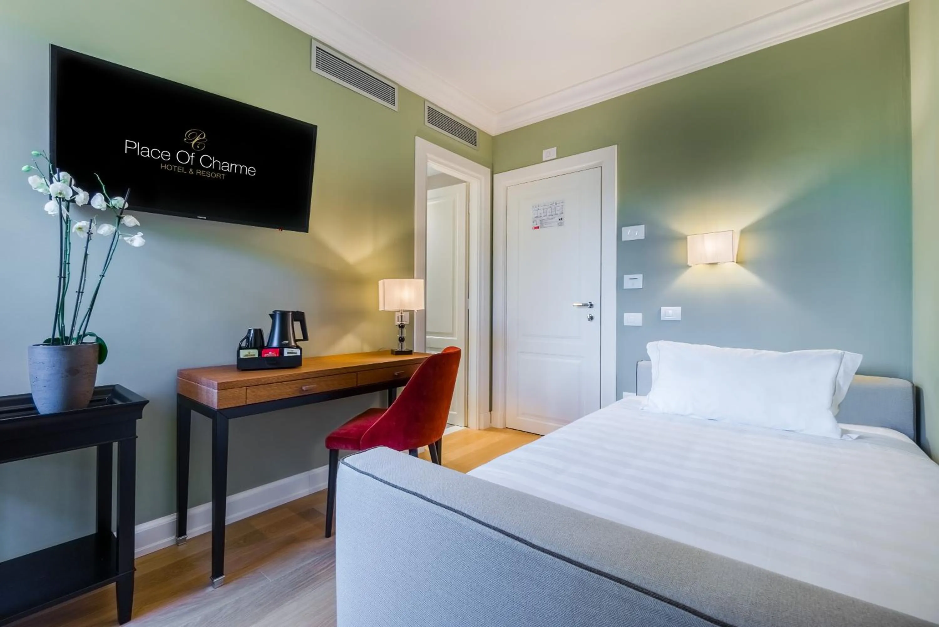 Bed in Villa Neroli - Place of Charme