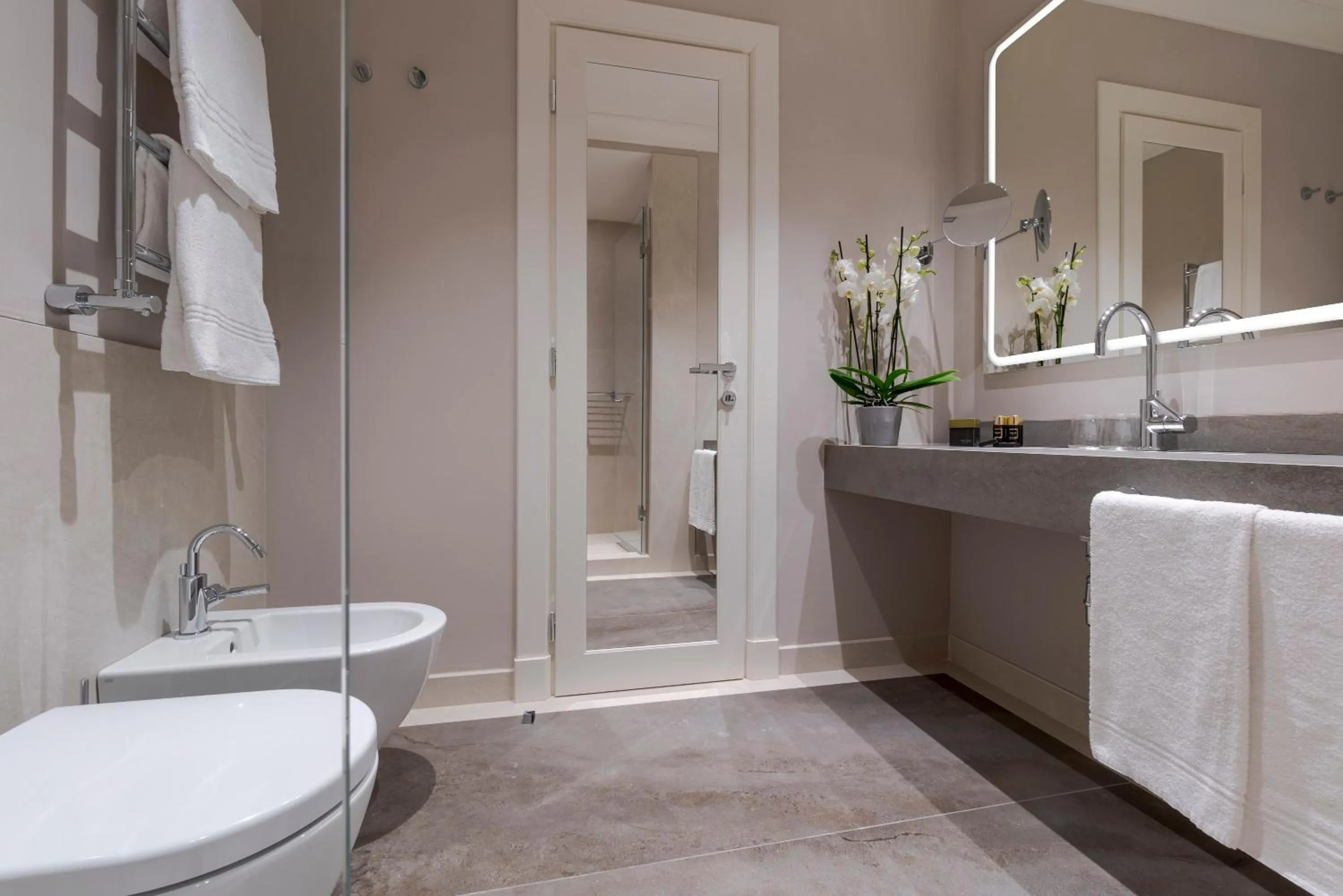 Bathroom in Villa Neroli - Place of Charme