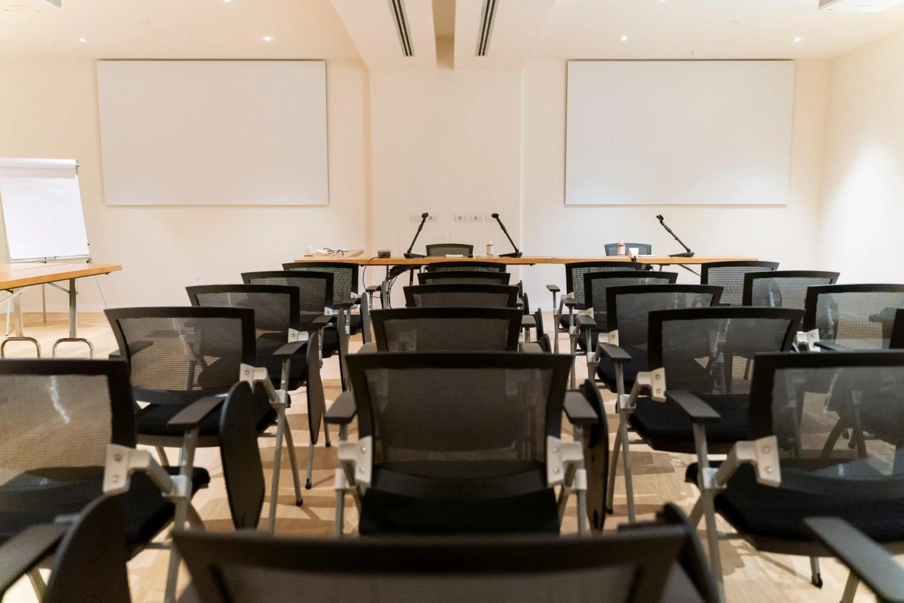 Meeting/conference room in Villa Neroli - Place of Charme