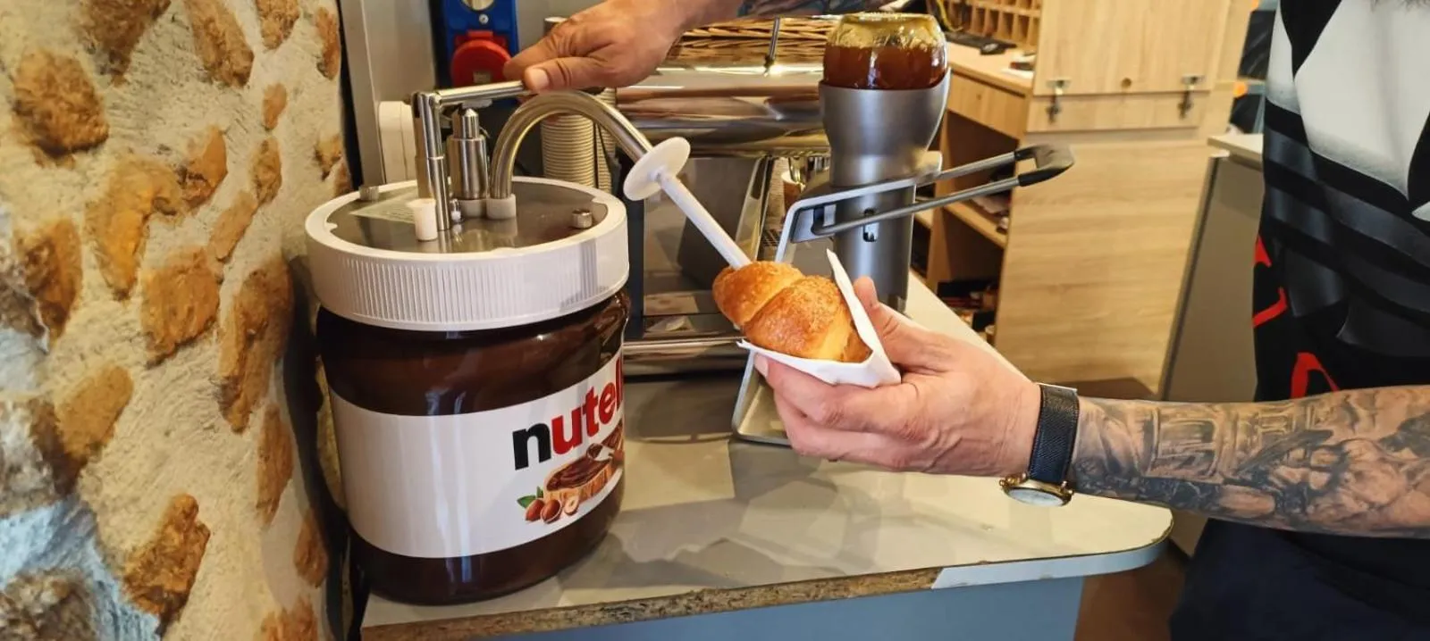 Breakfast in NEW GENERATION HOSTEL Navigli Milano