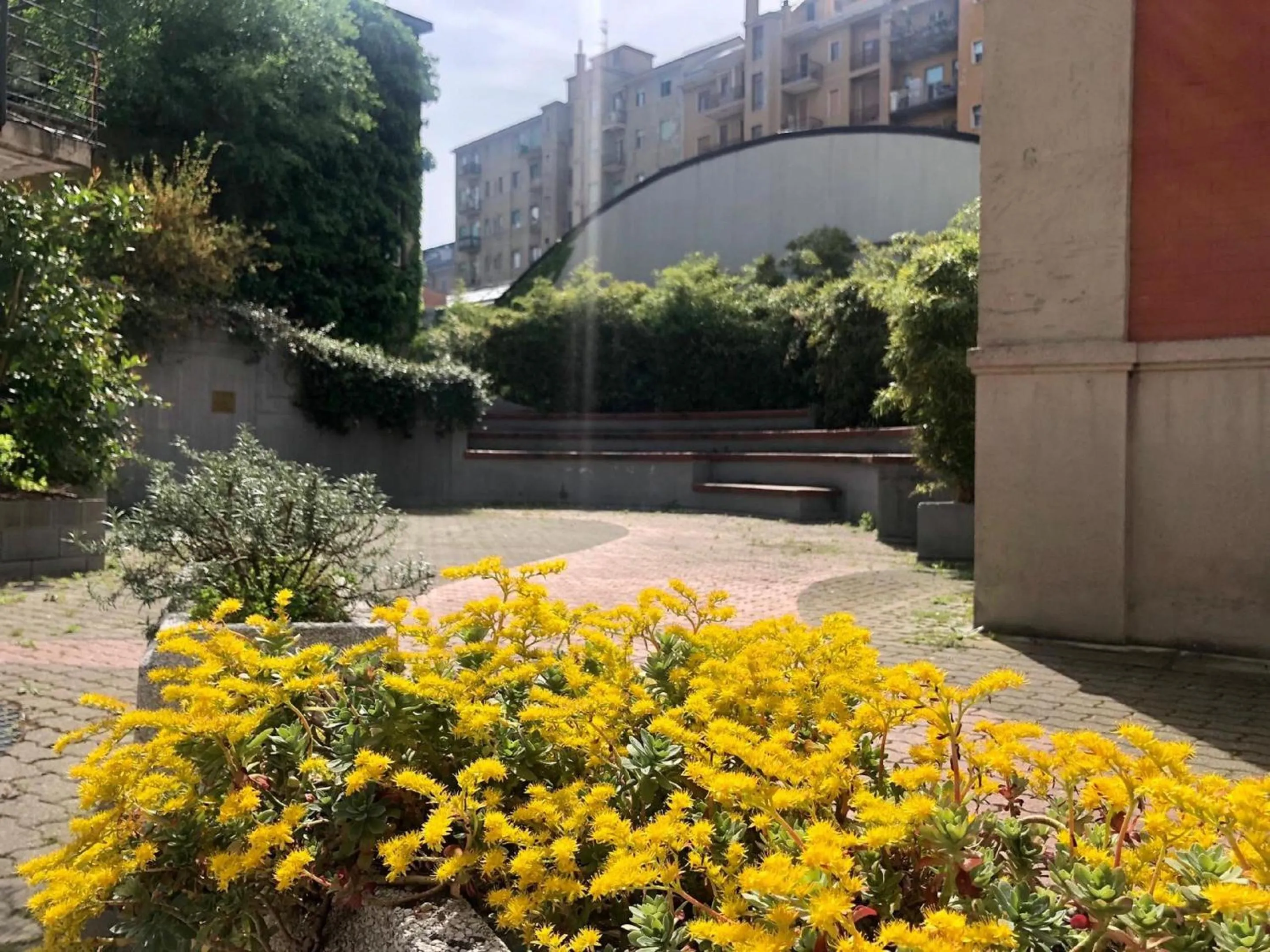 Garden in NEW GENERATION HOSTEL Navigli Milano