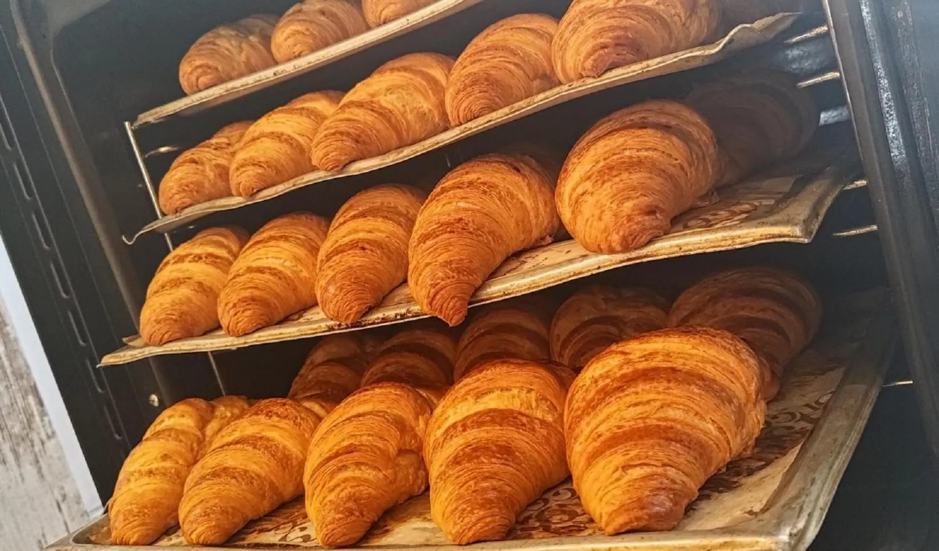 Breakfast in NEW GENERATION HOSTEL Navigli Milano