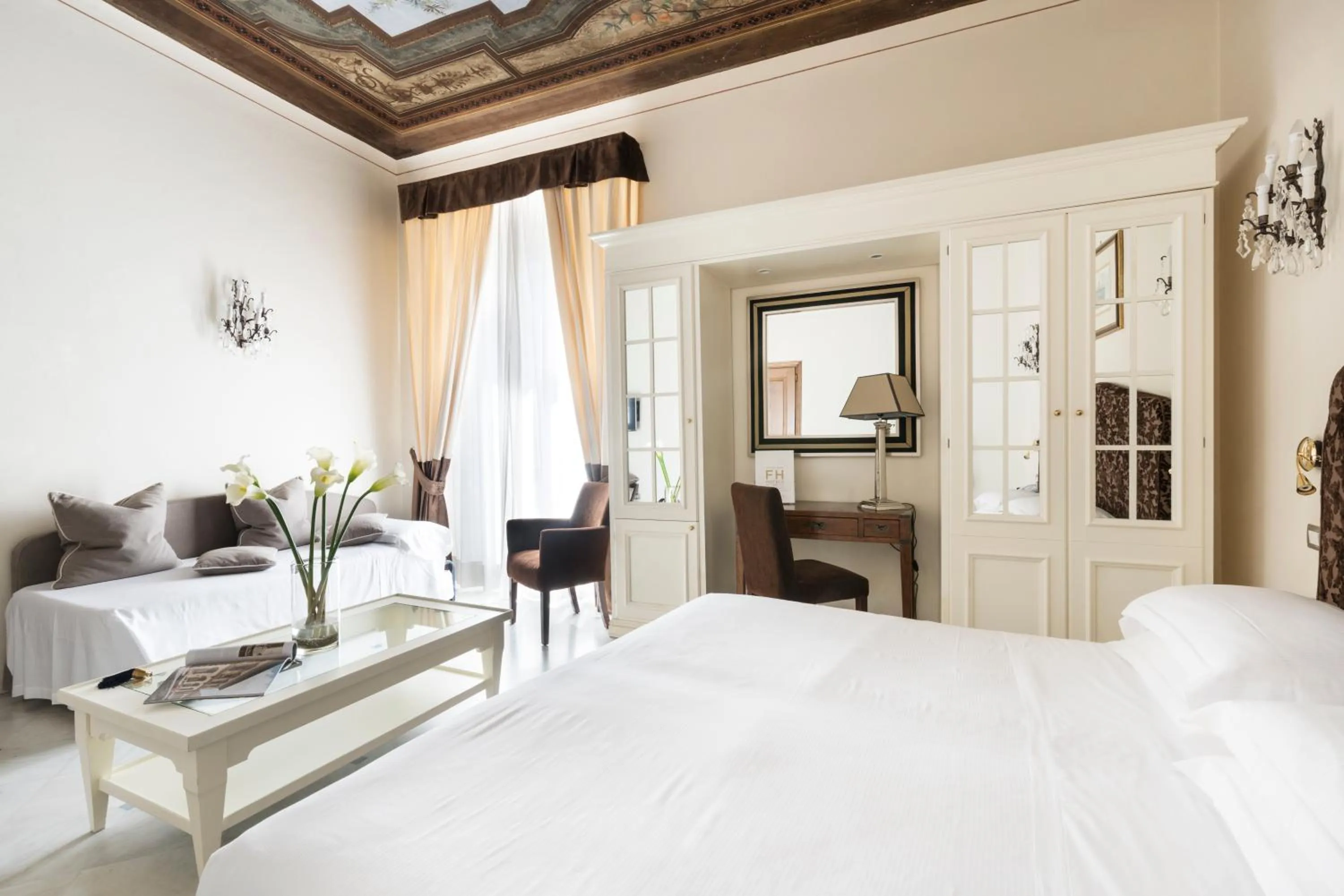 Photo of the whole room, Bed in FH55 Hotel Villa Fiesole