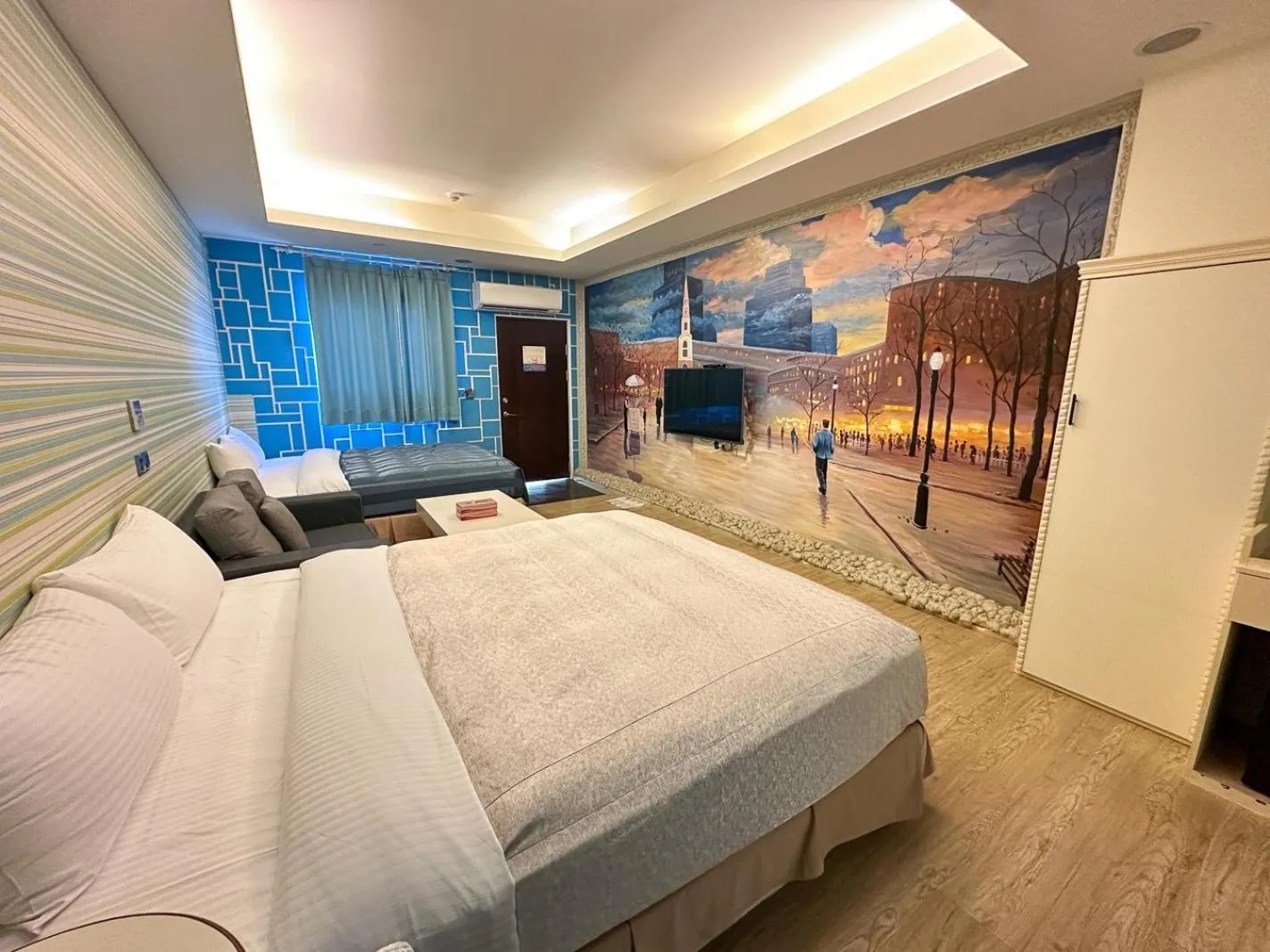 Bed in Fair Tale Motel - Sea