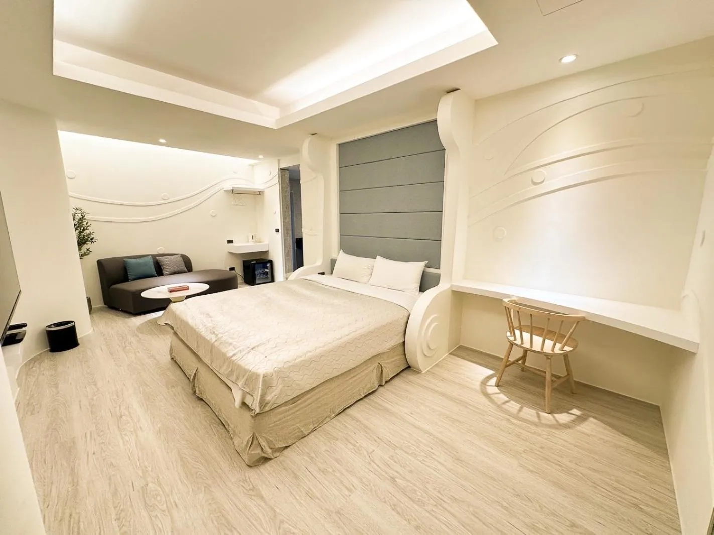 Bed in Fair Tale Motel - Sea