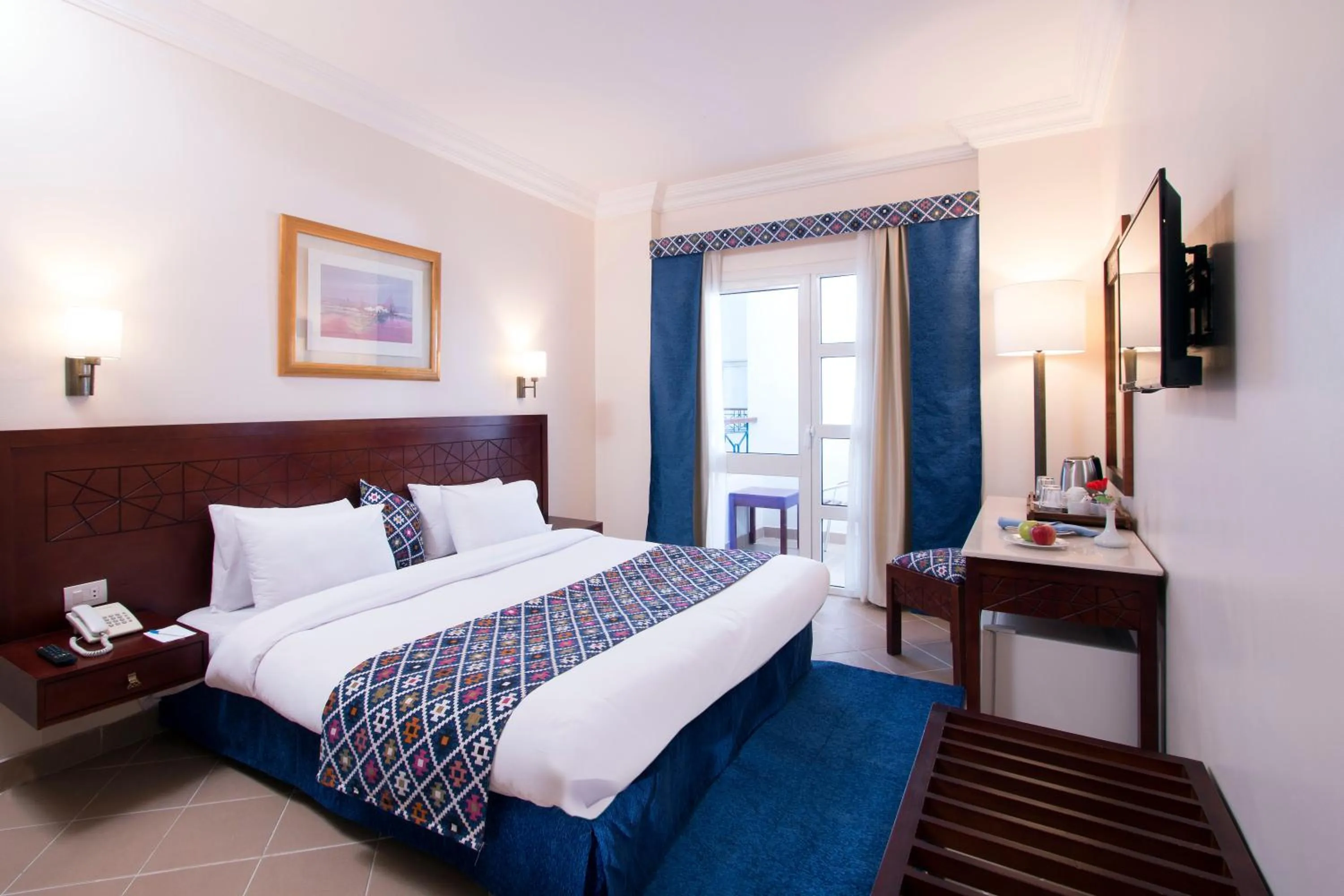 Photo of the whole room, Bed in Swiss Wellness Dive Resort