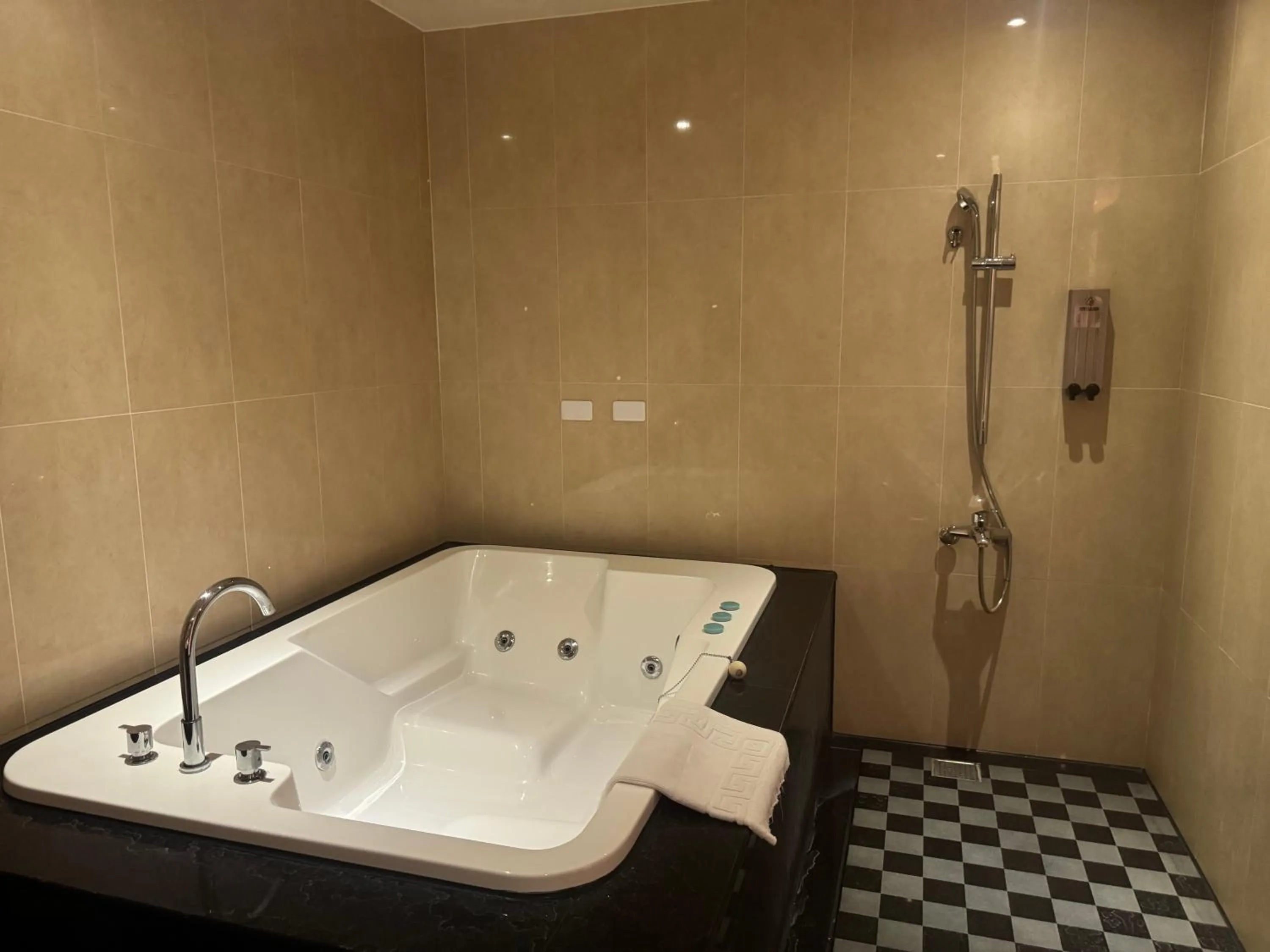 Hot Tub in Fairy Tale City Motel