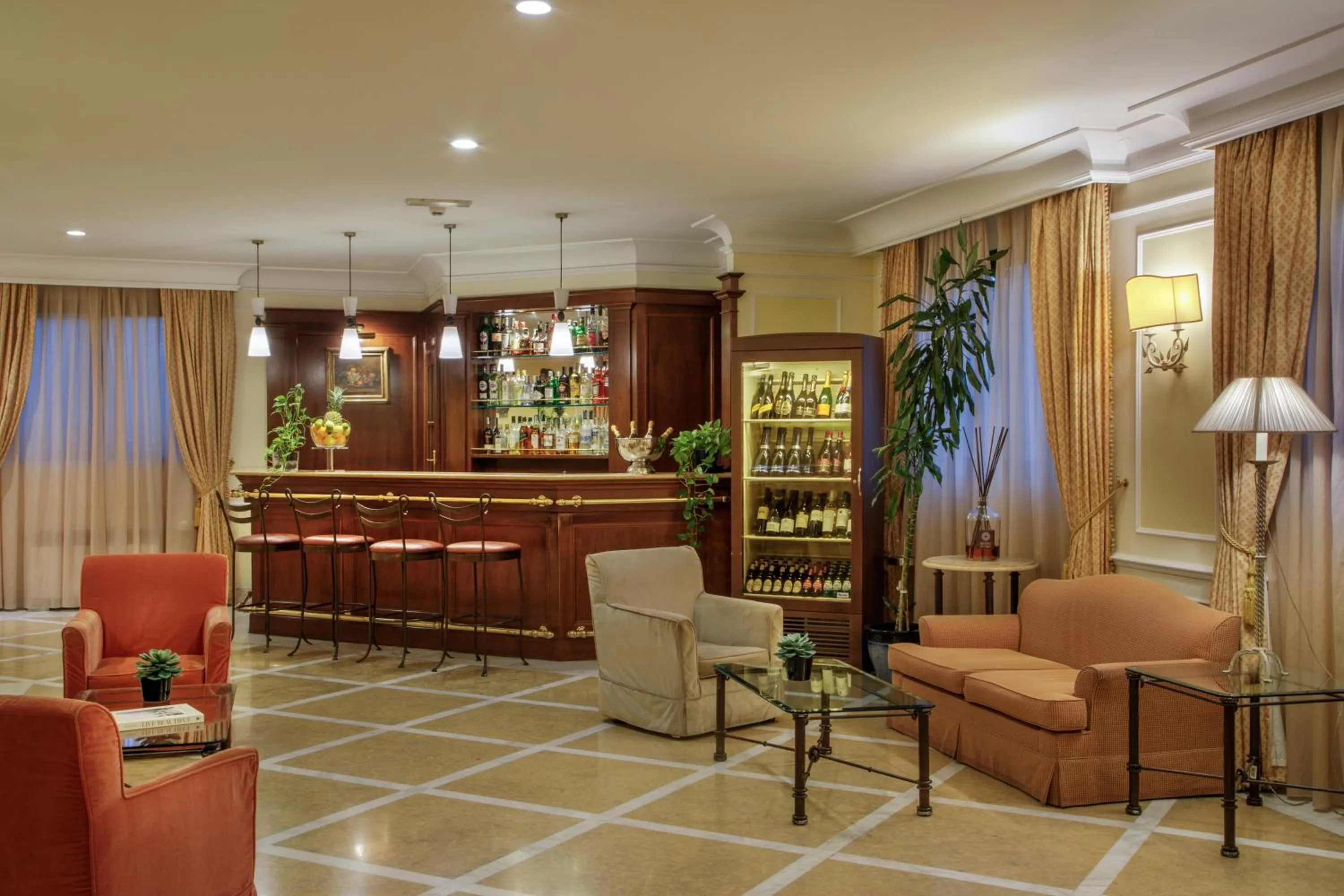 Lounge or bar in Donna Laura Palace by OMNIA hotels
