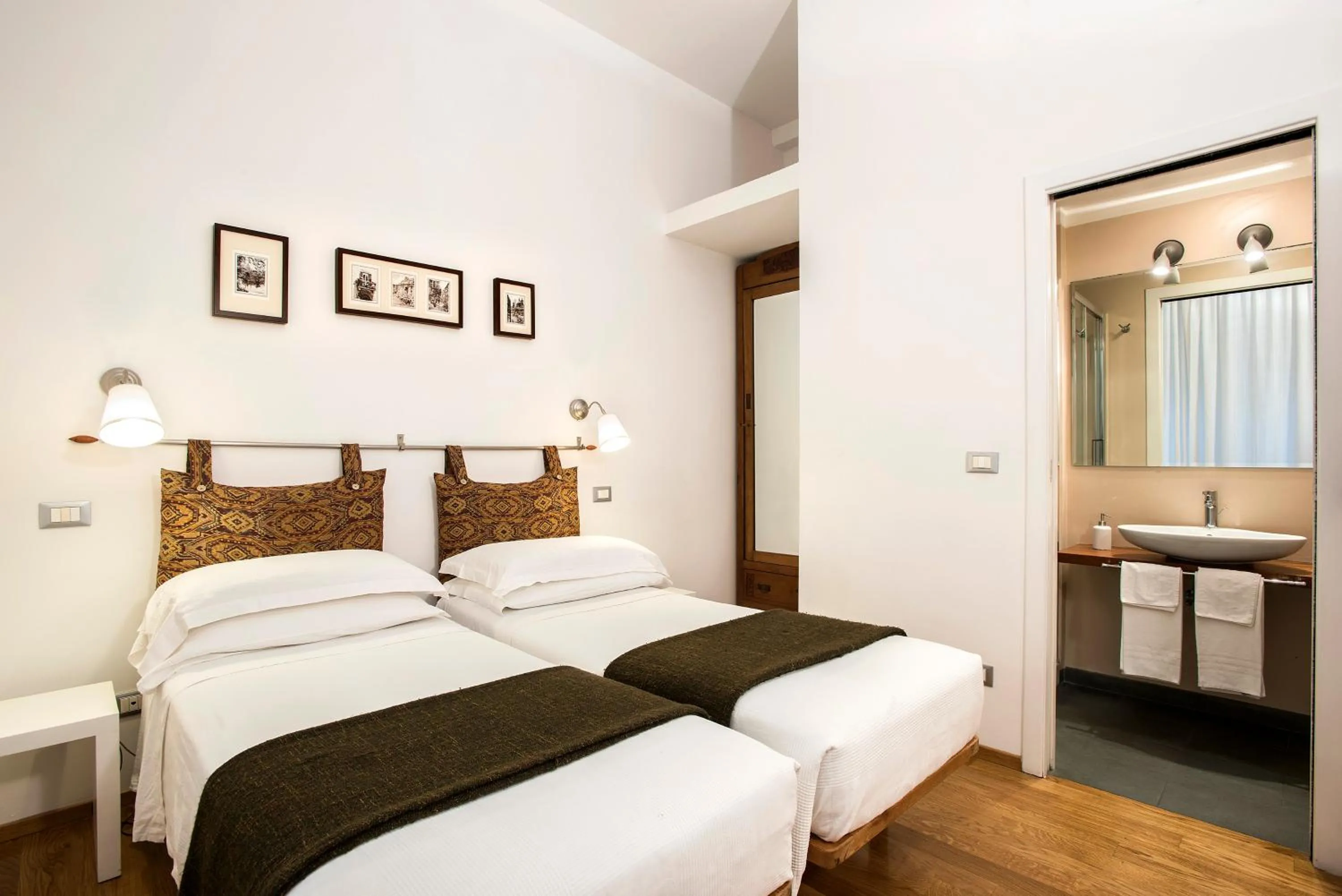 Bed in B&B Arco Del Lauro