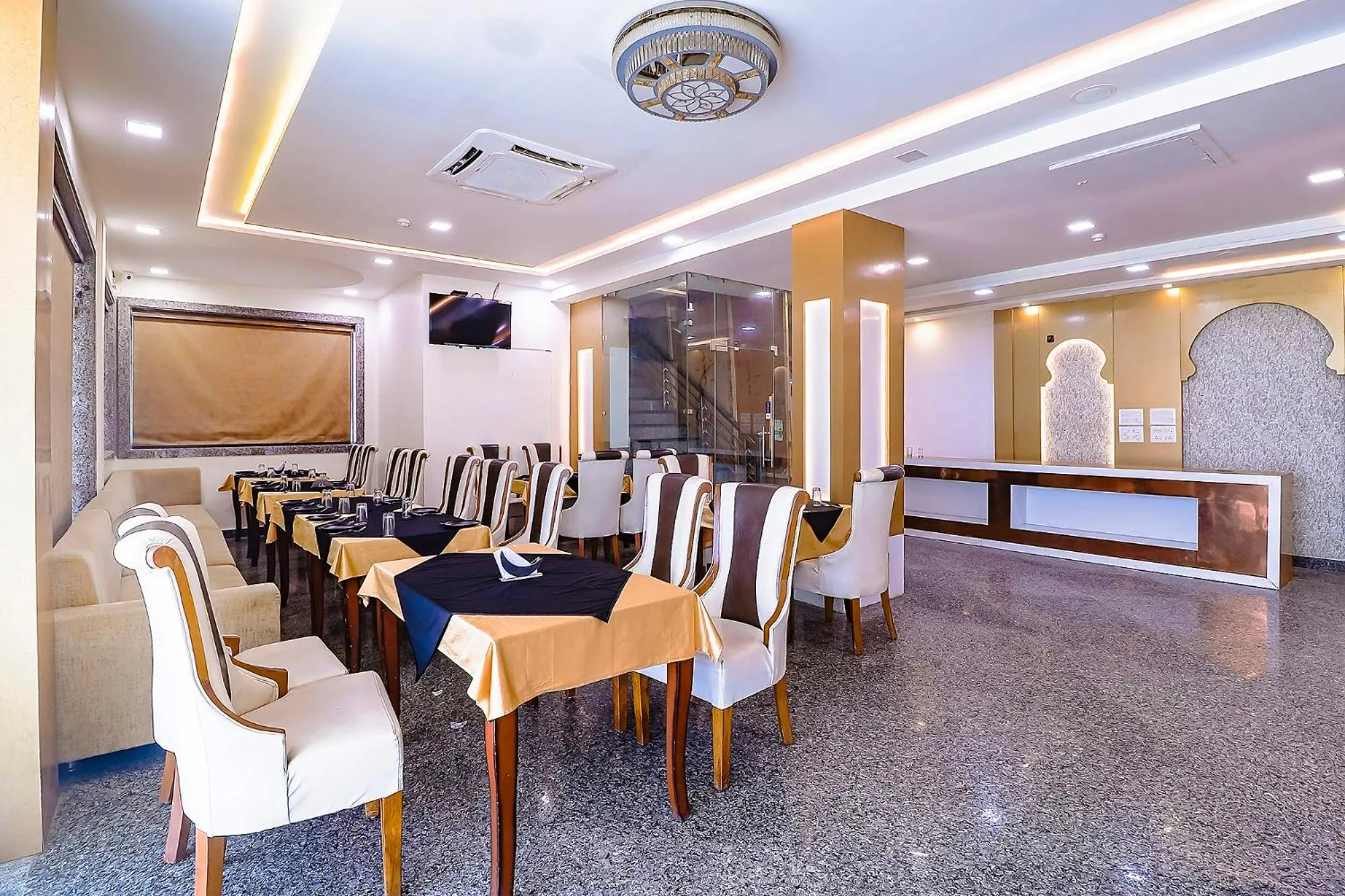 Restaurant/places to eat in FabHotel Swess Grand