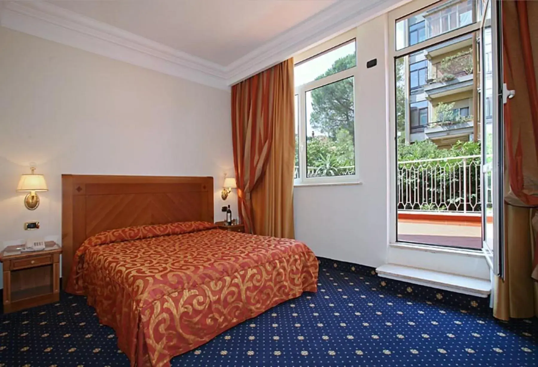 Photo of the whole room, Bed in Pinewood Hotel Rome Photo of the whole room, Bed in Pinewood Hotel Rome