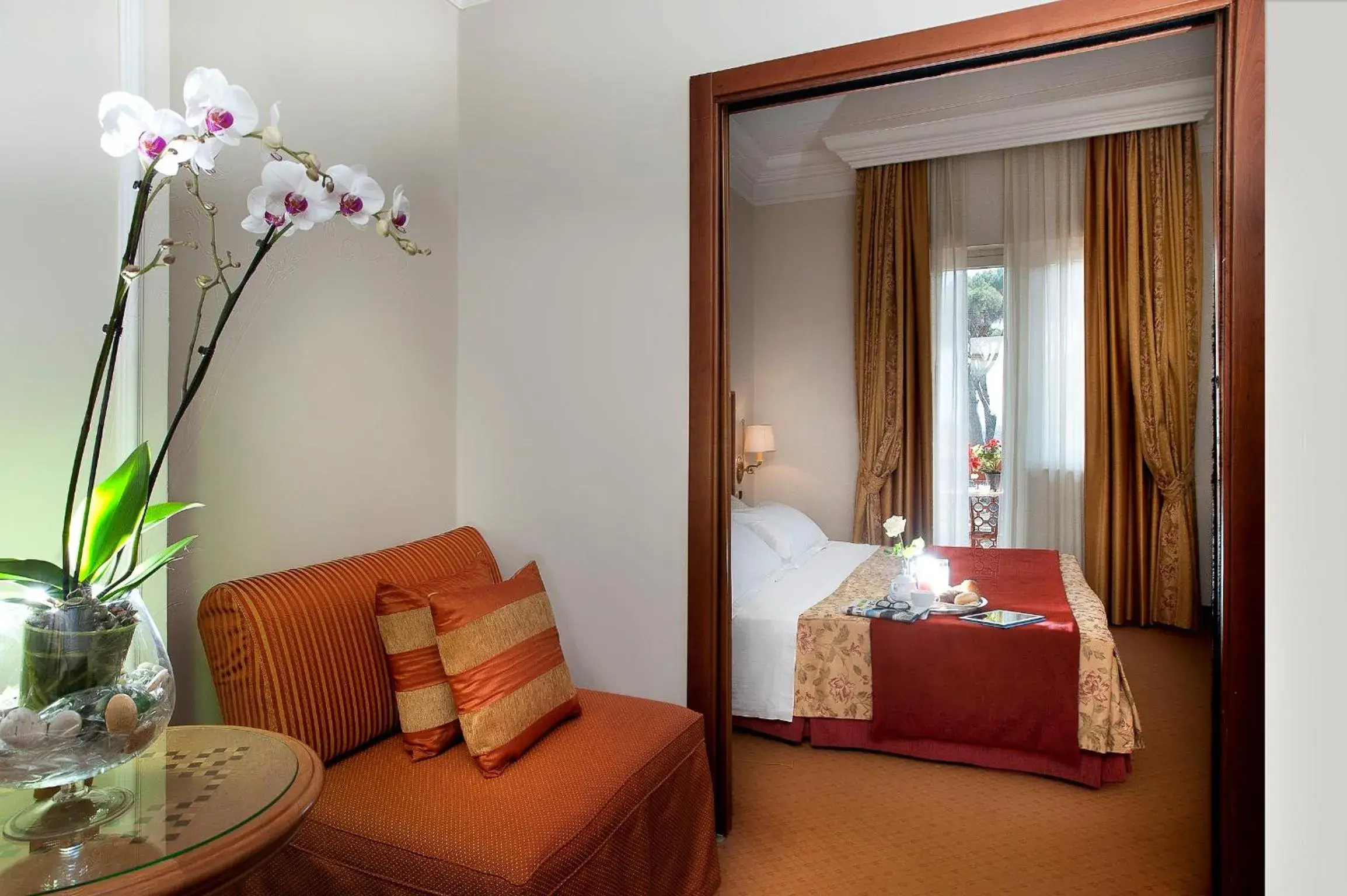 Family Room (4 Adults) in Pinewood Hotel Rome Family Room (4 Adults) in Pinewood Hotel Rome