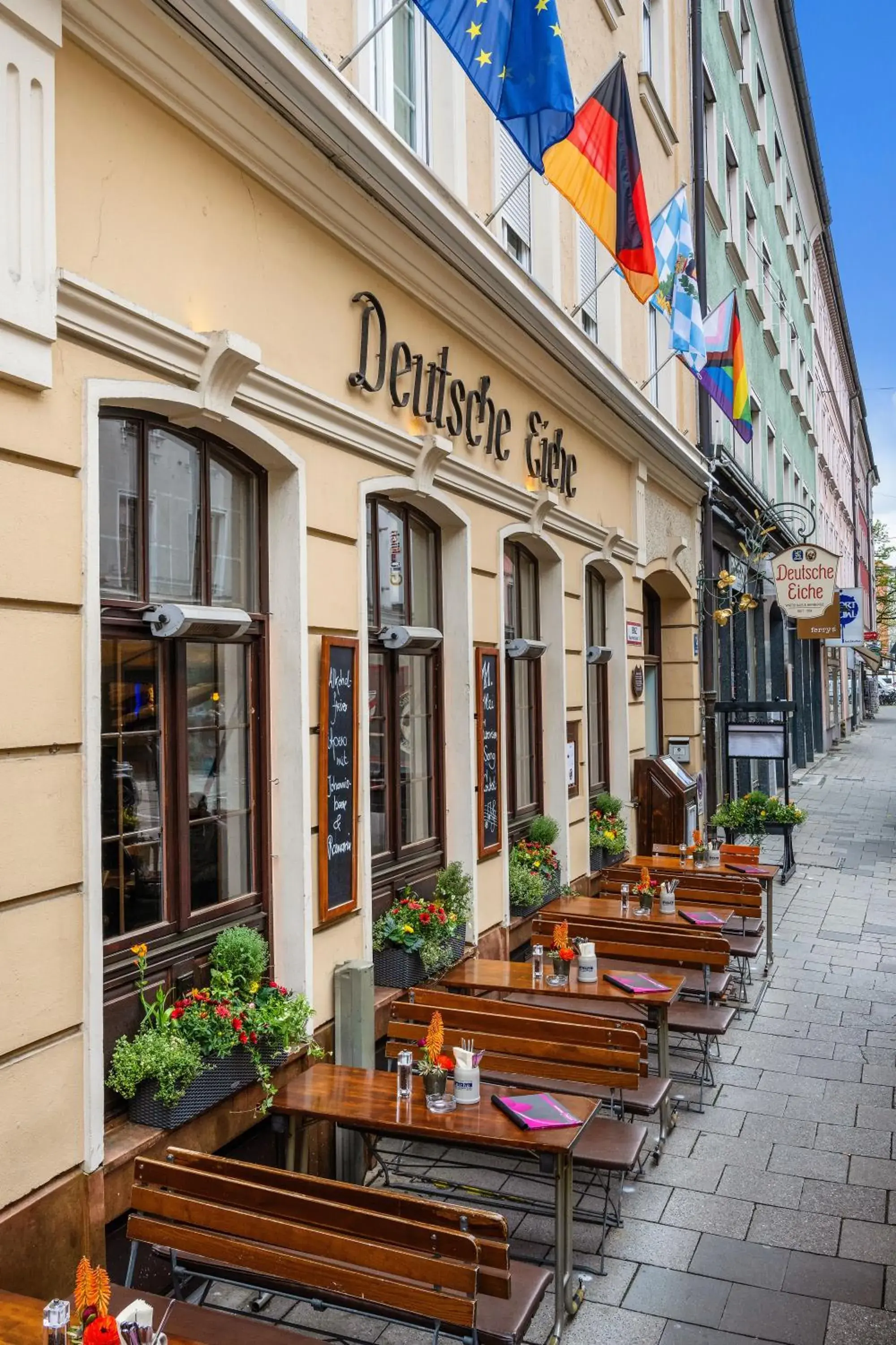 Property building in Hotel Deutsche Eiche Property building in Hotel Deutsche Eiche