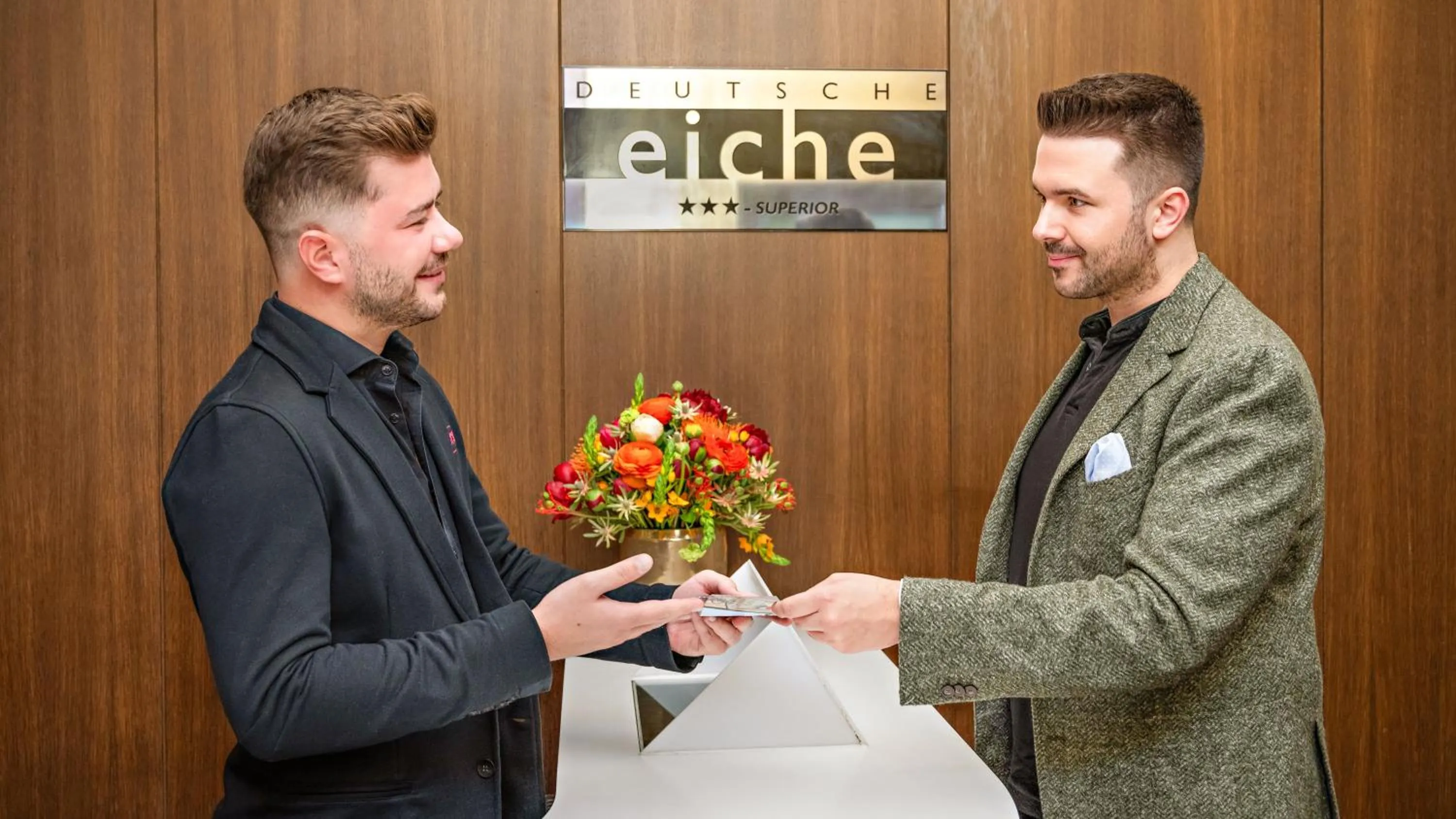 People in Hotel Deutsche Eiche