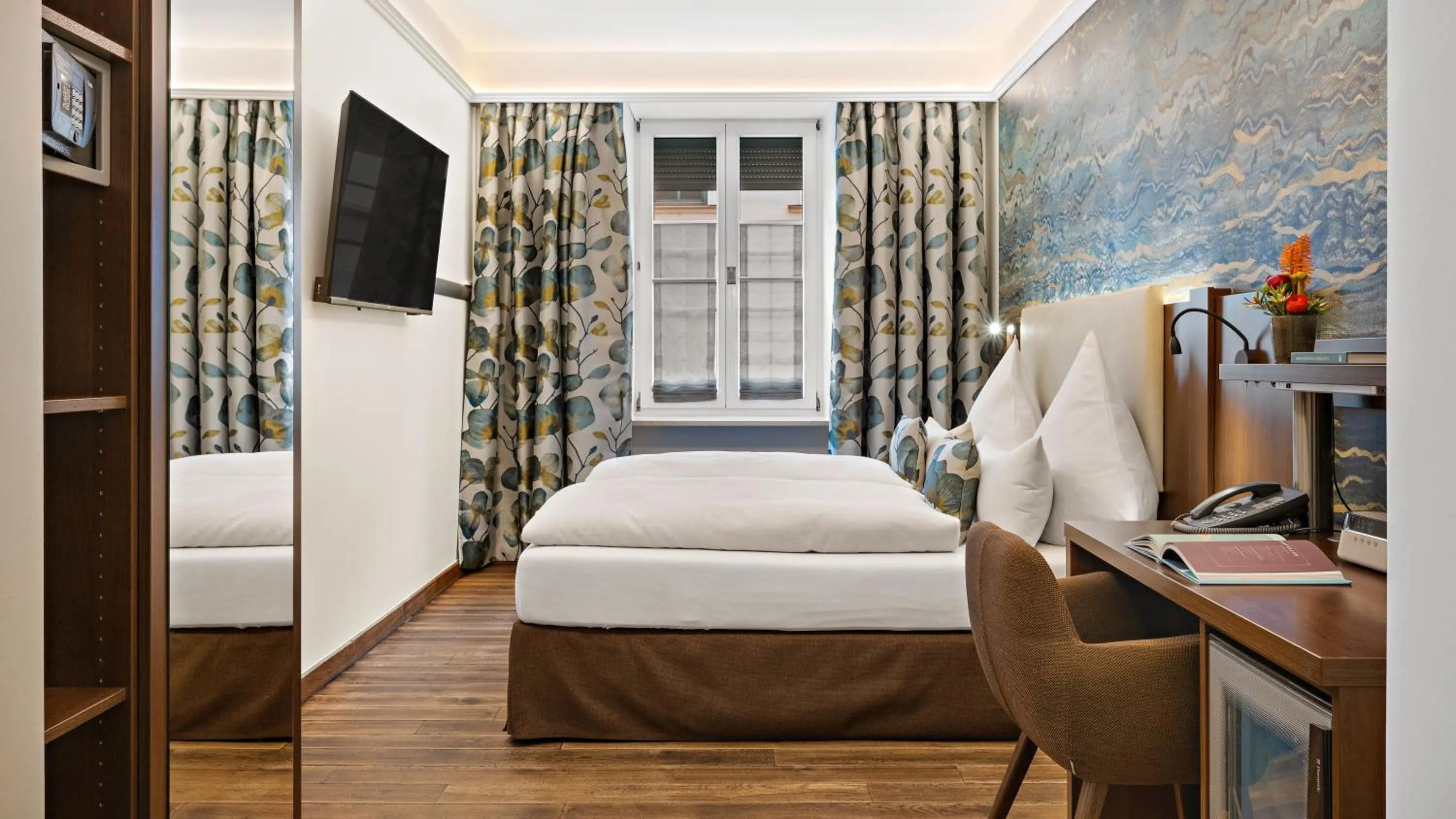 Bed in Hotel Deutsche Eiche