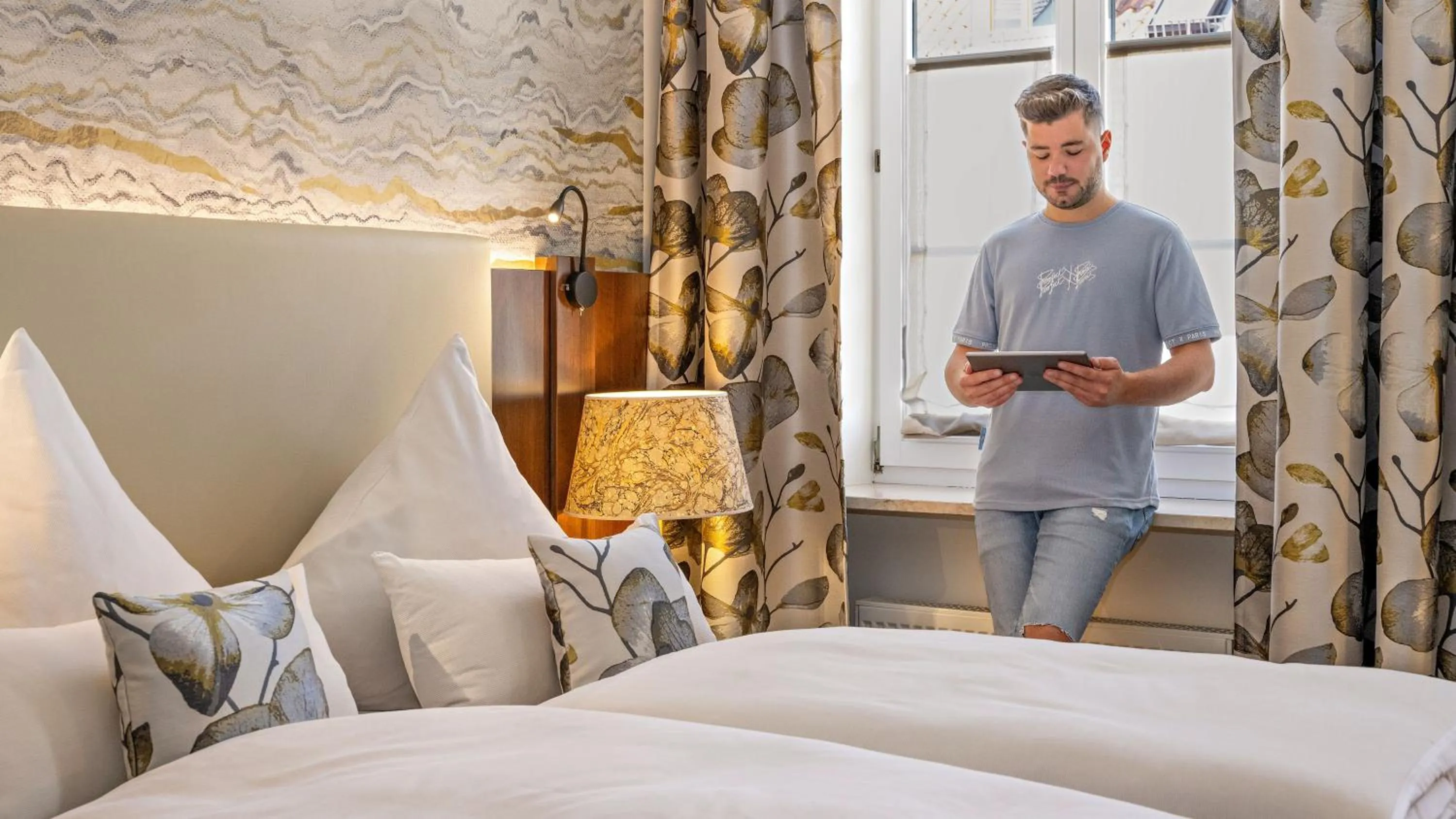 Bed in Hotel Deutsche Eiche