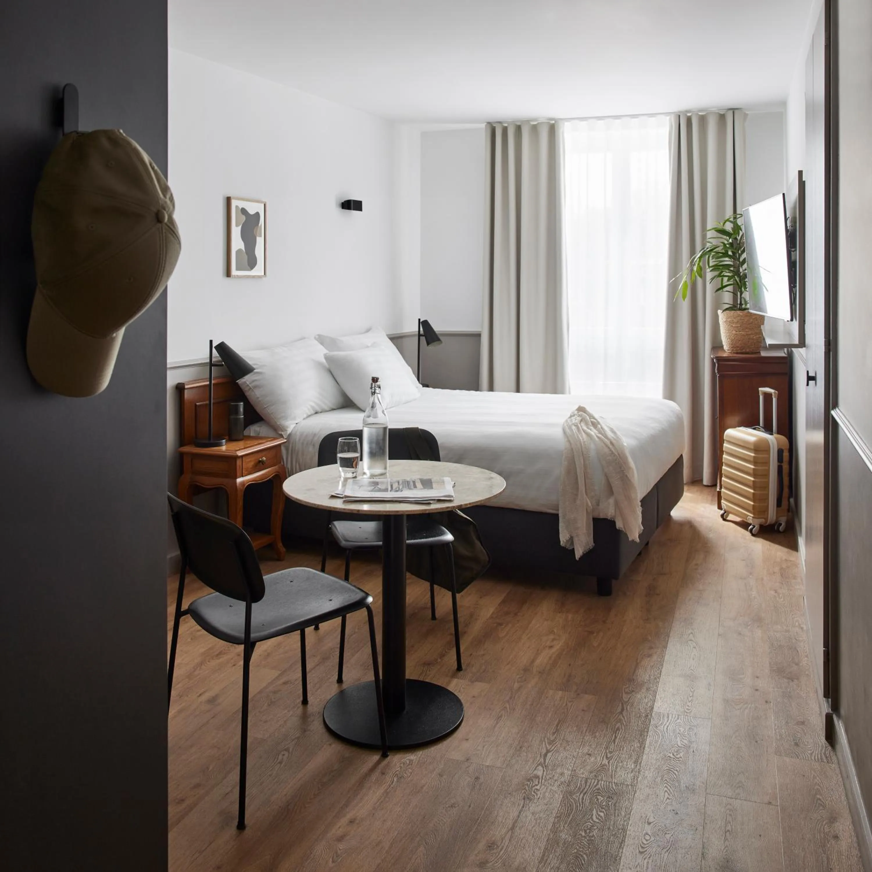 Bed in Base Lausanne