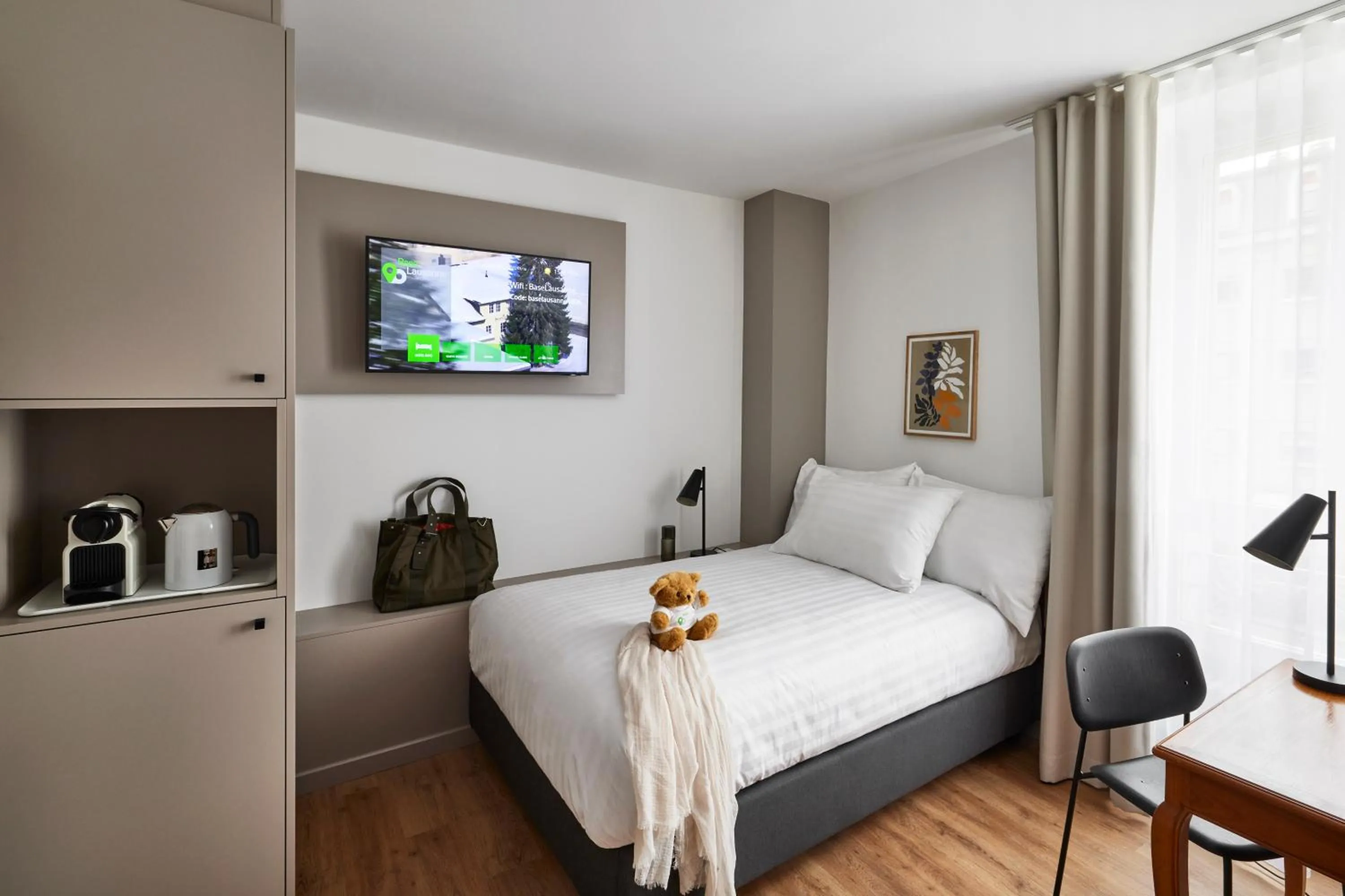 Bed in Base Lausanne