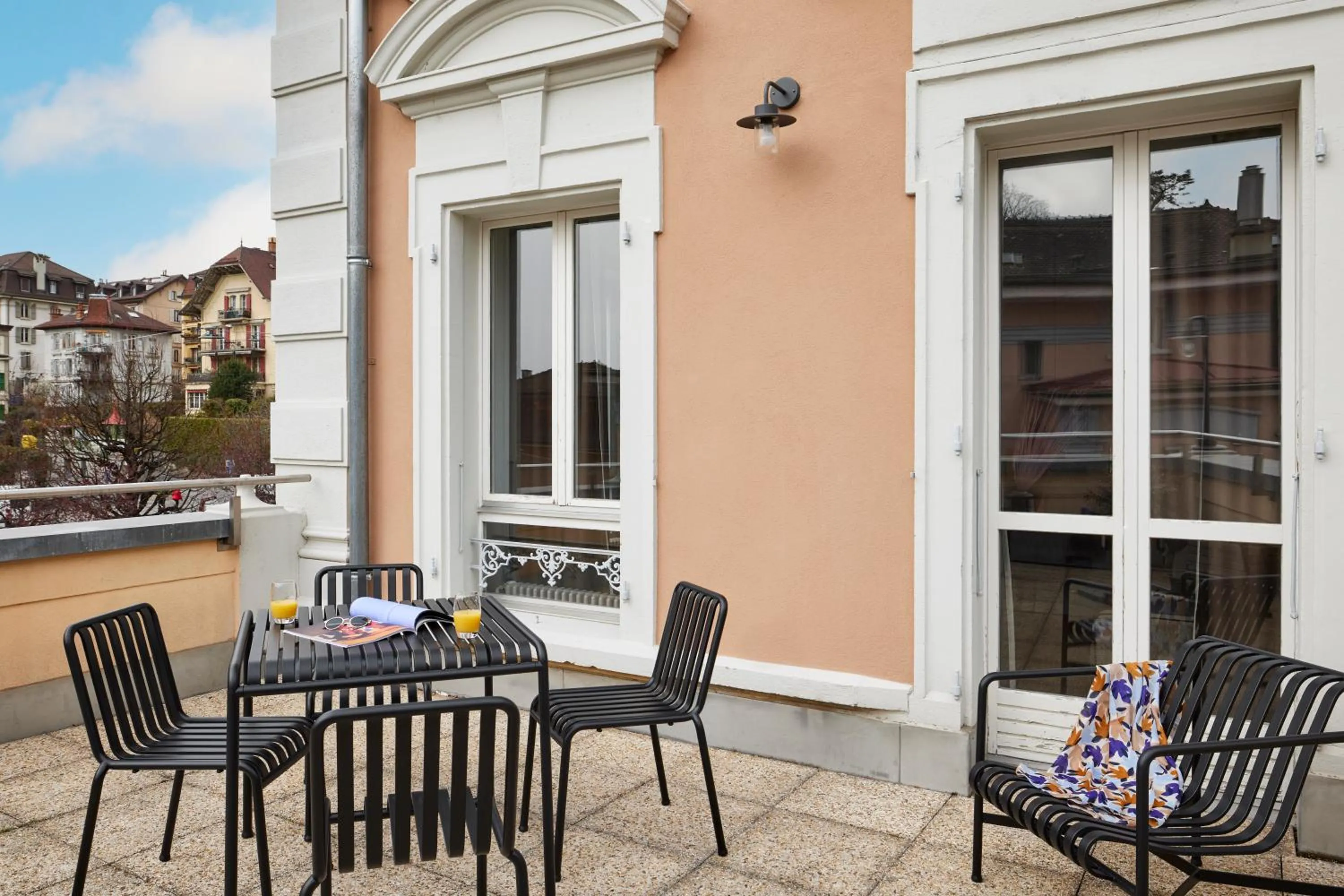 Patio in Base Lausanne