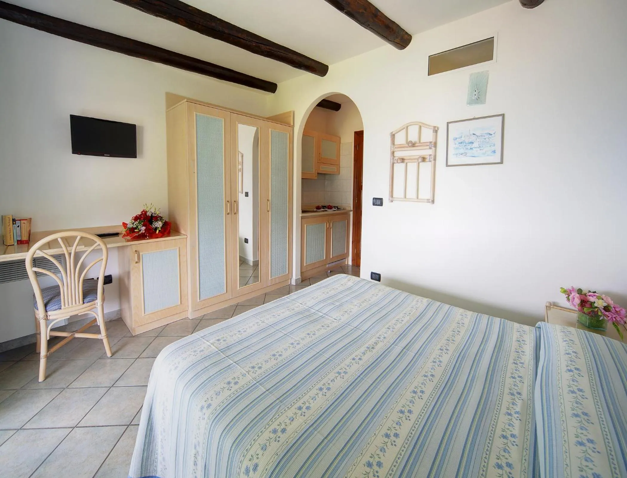 Bathroom, Bed in Hotel Casa del Sole