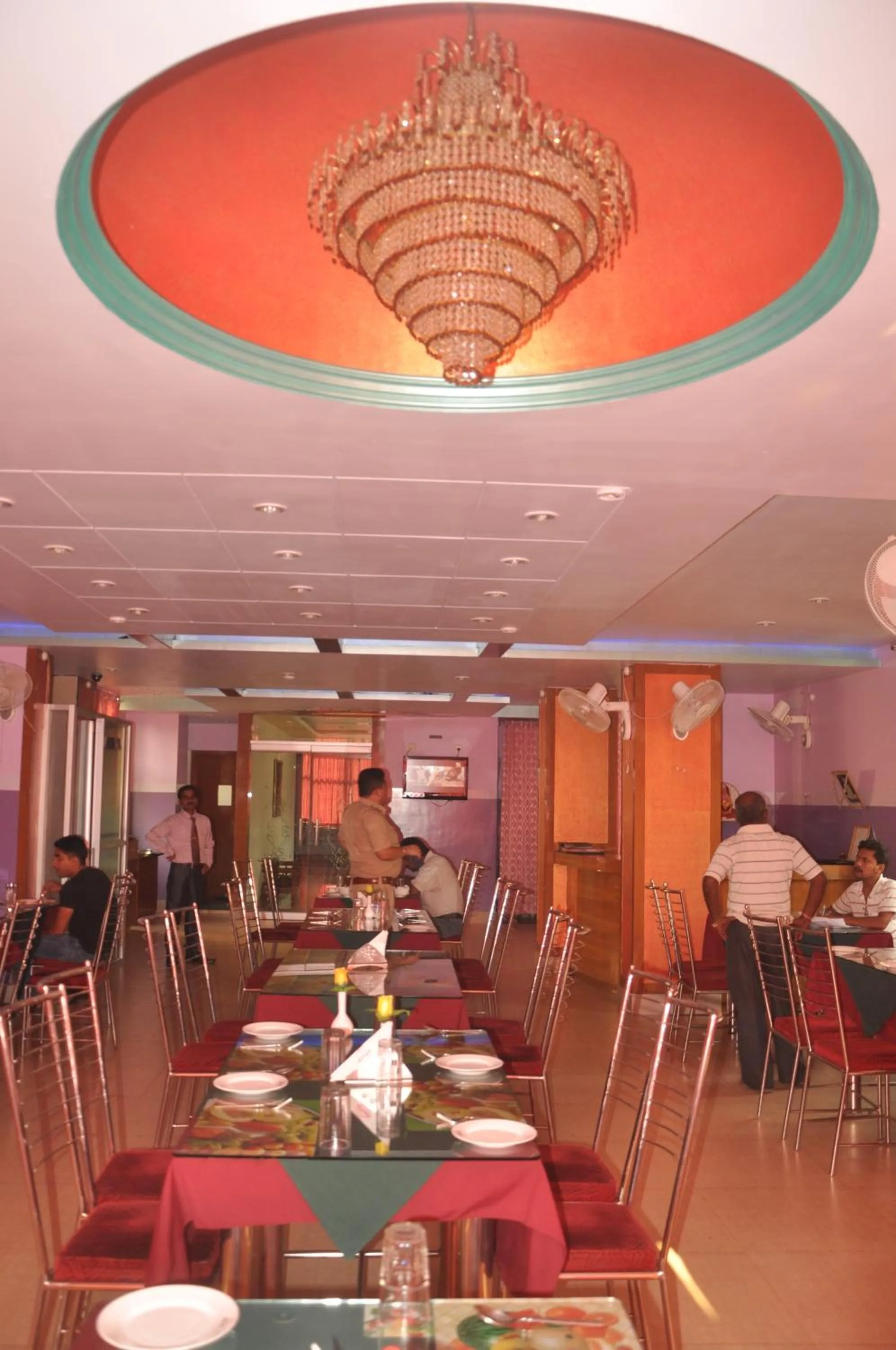 Restaurant/places to eat in Hotel Dooars Mountain