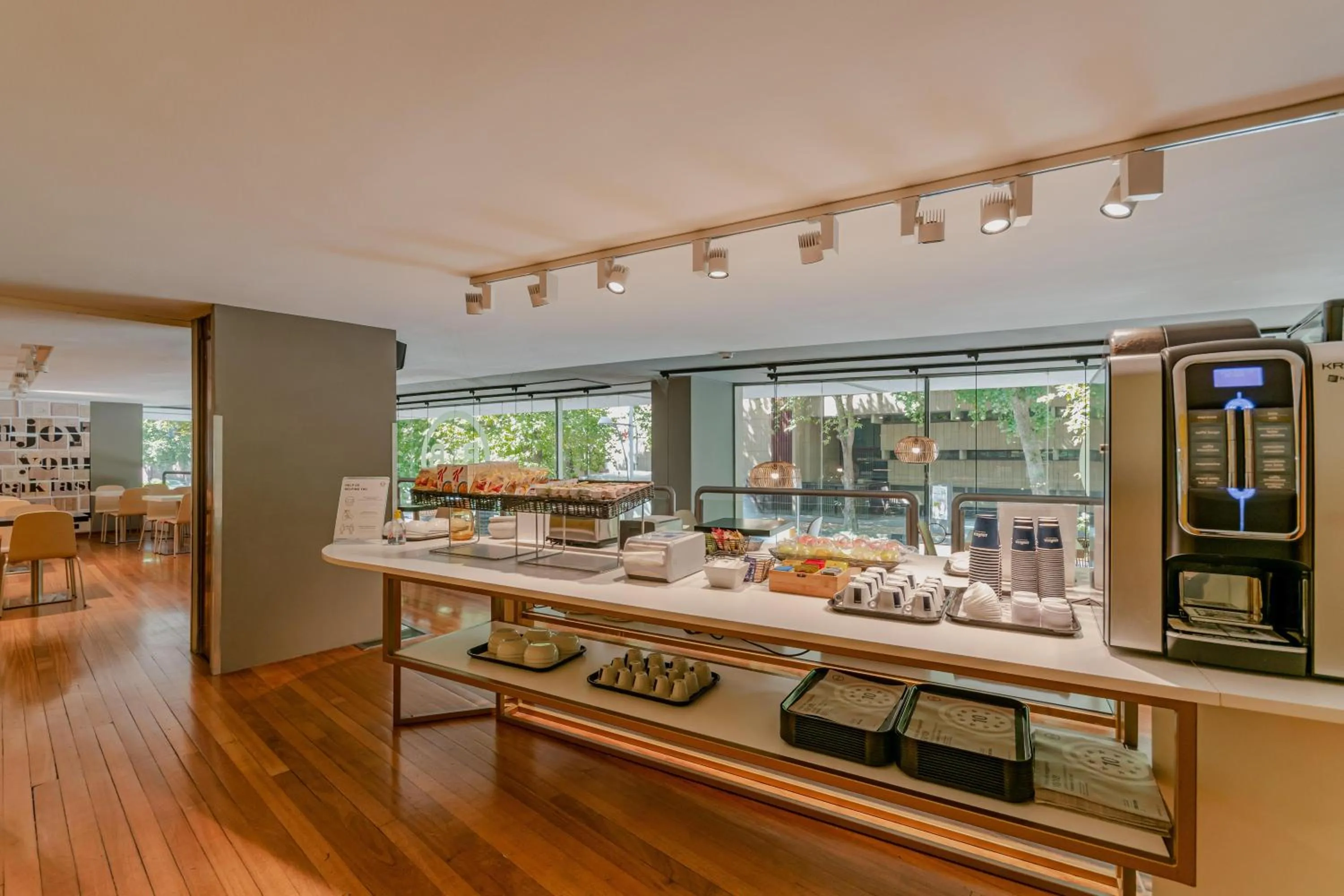 Restaurant/places to eat in B&B Hotel Firenze City Center