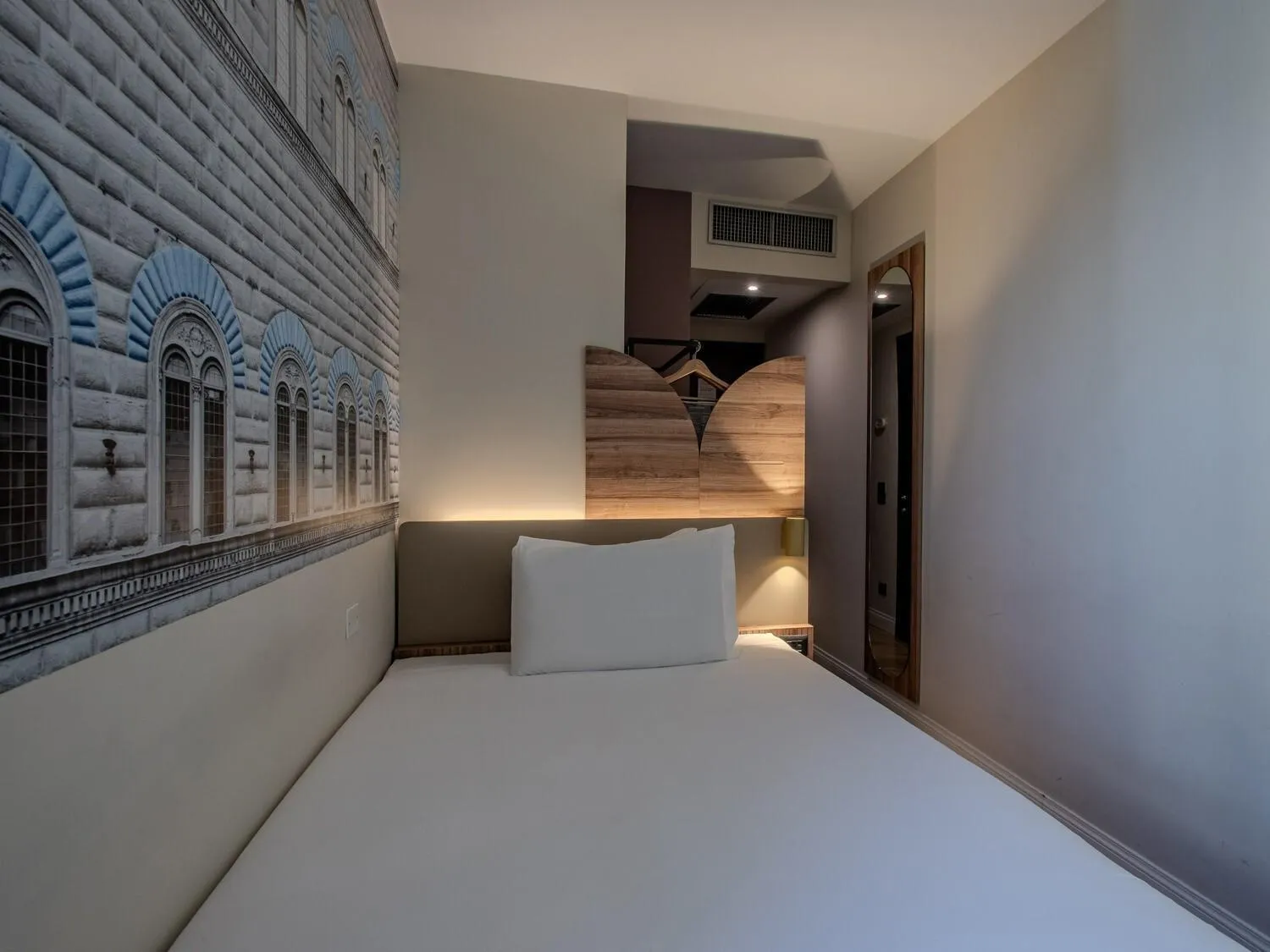 Photo of the whole room, Bed in B&B Hotel Firenze City Center