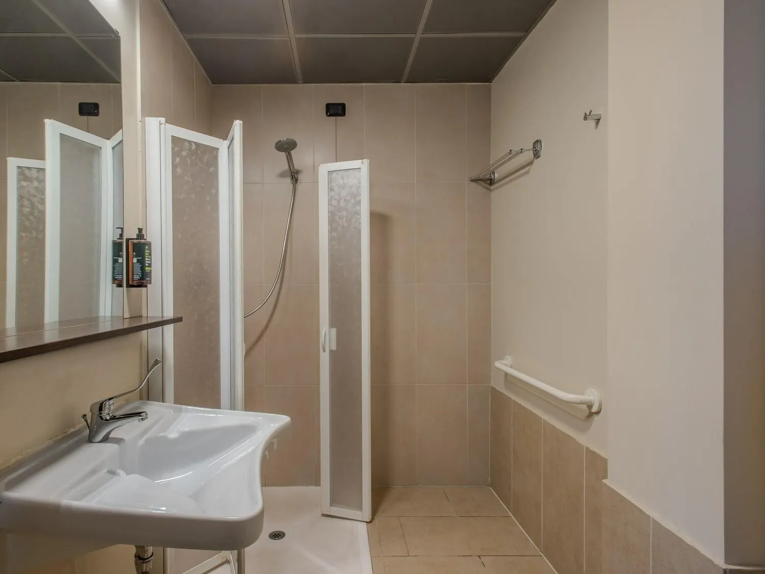 Bathroom in B&B Hotel Firenze City Center