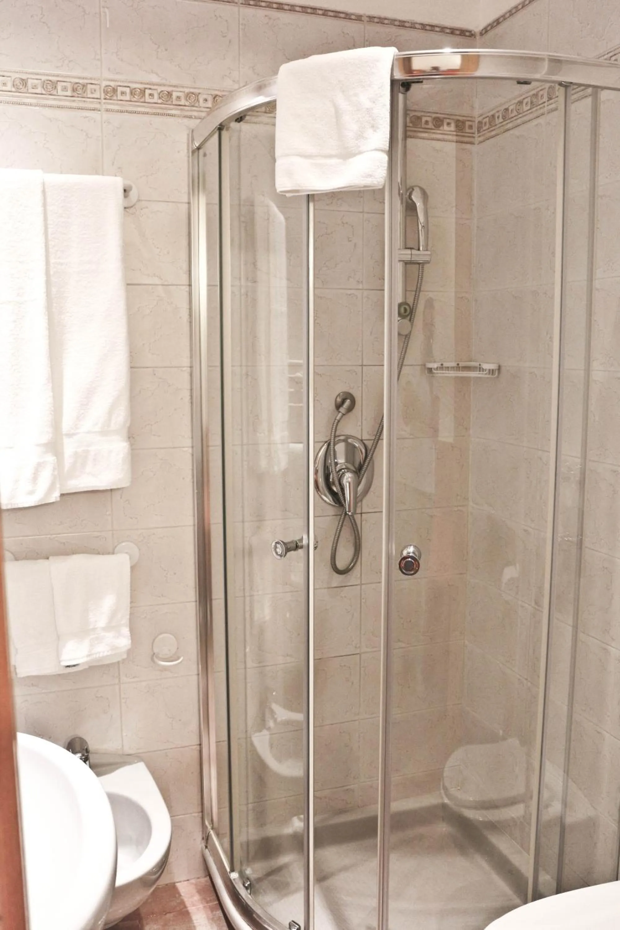 Shower in Hotel Losanna