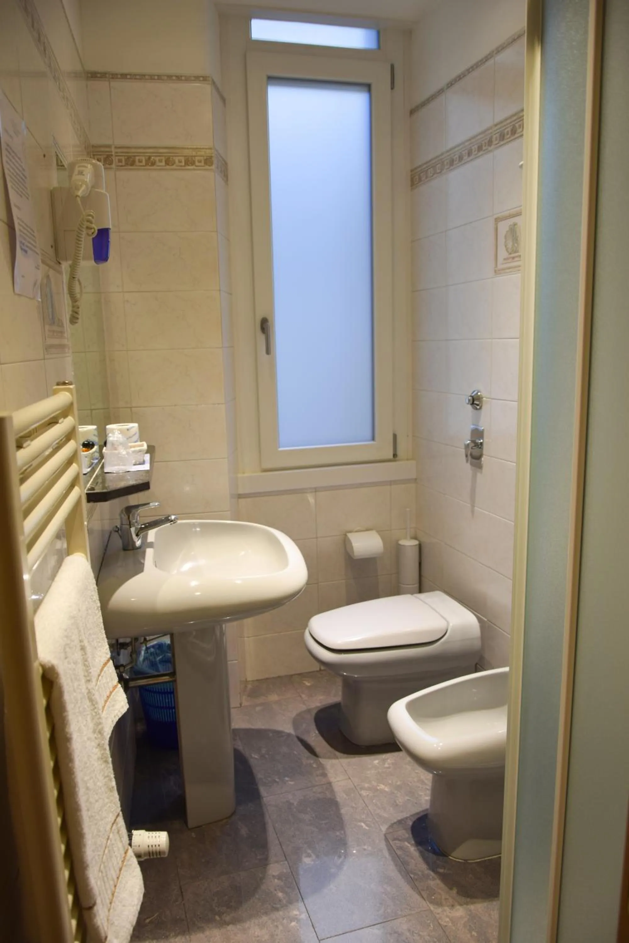 Bathroom in Hotel Losanna