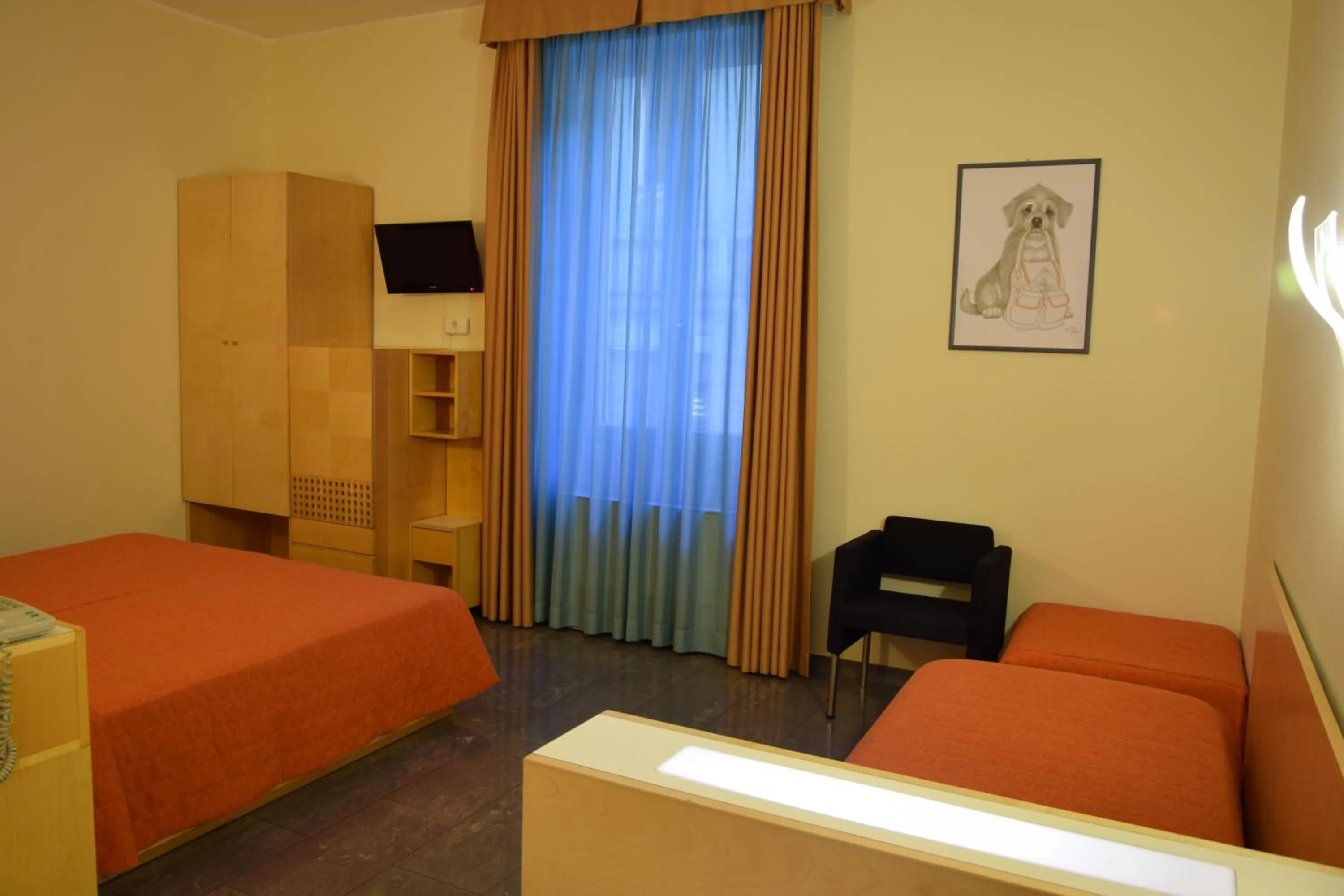 Photo of the whole room, Bed in Hotel Losanna