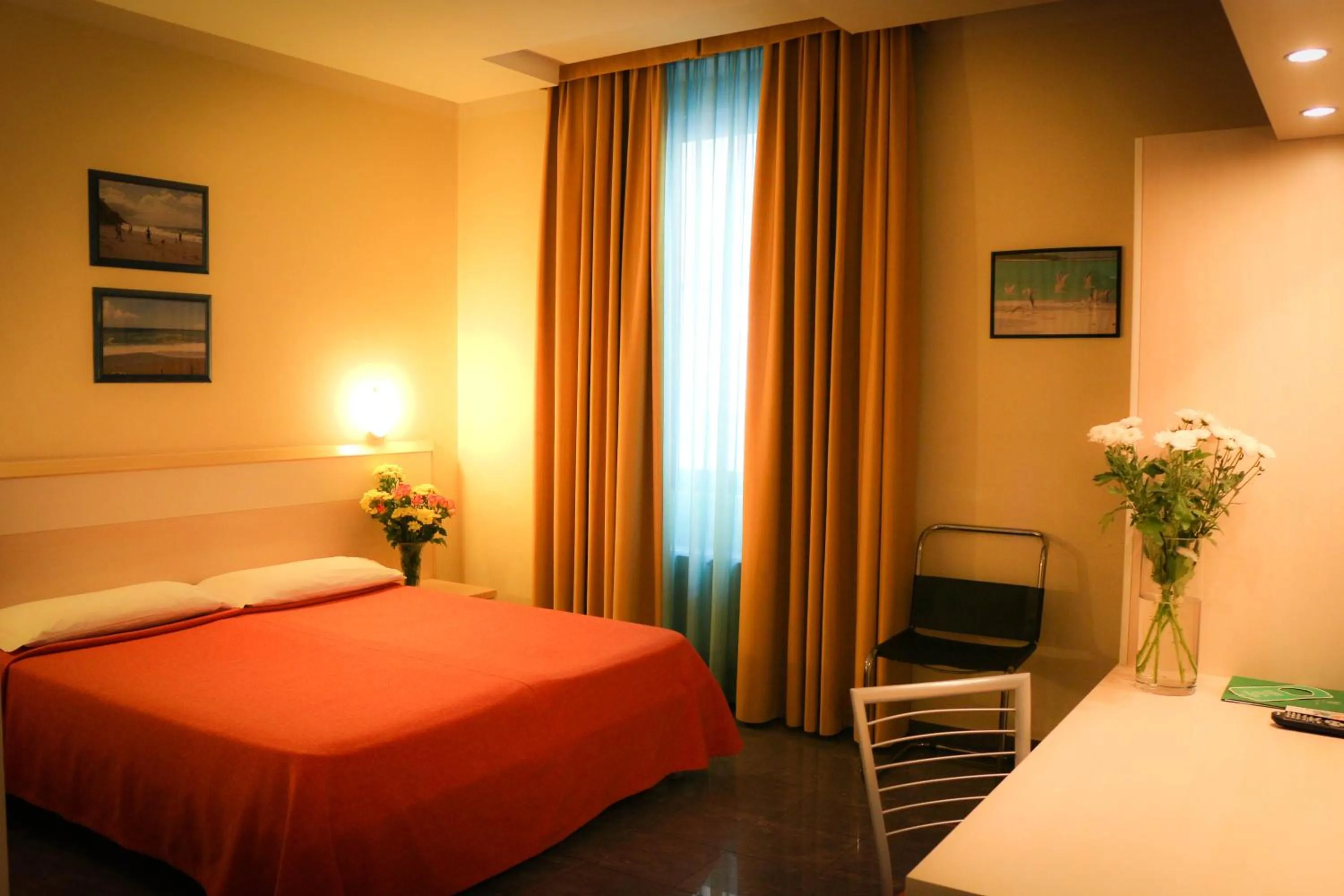 Photo of the whole room, Bed in Hotel Losanna