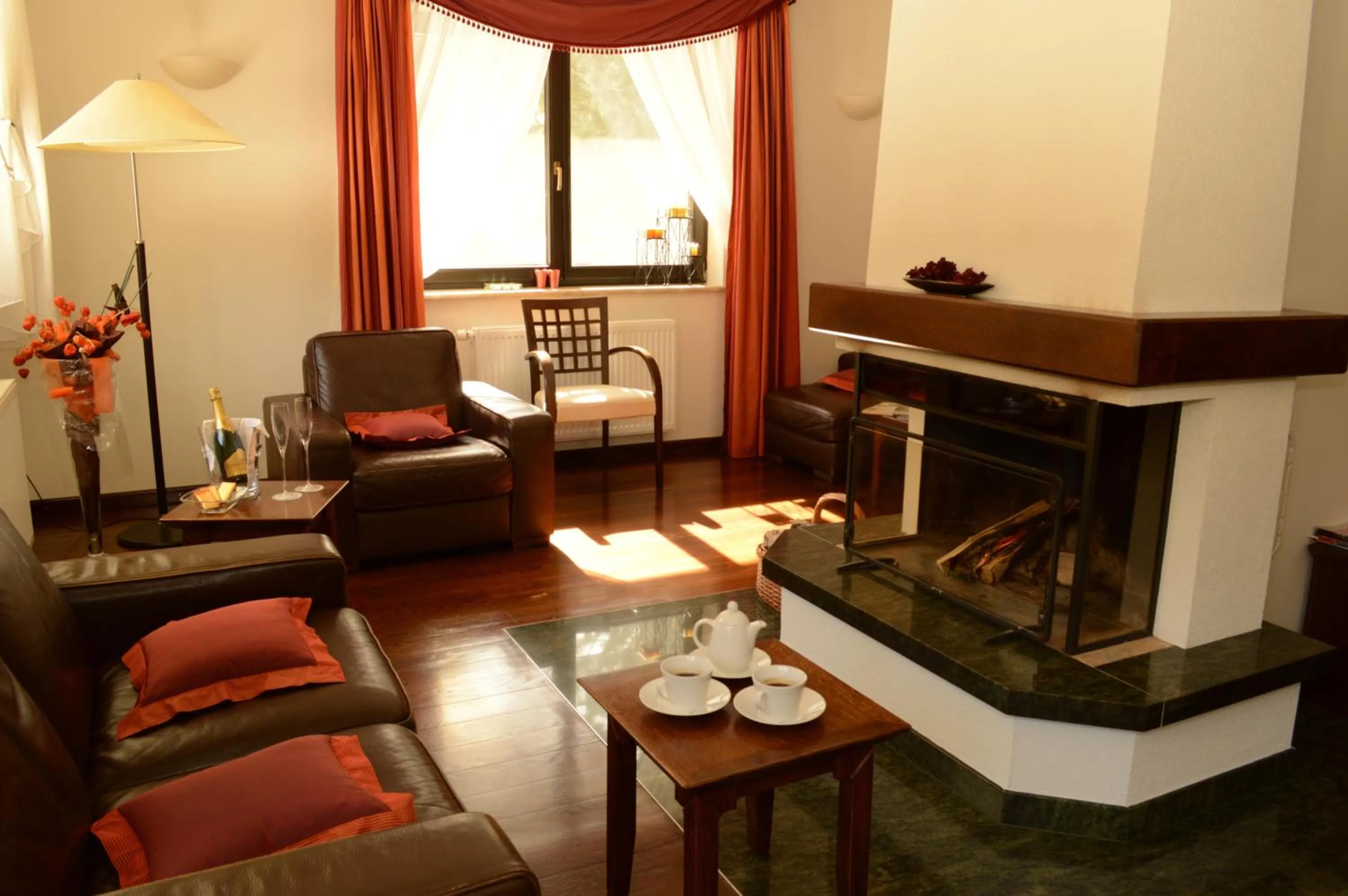 Library in Vila Park B&B - Adults Only