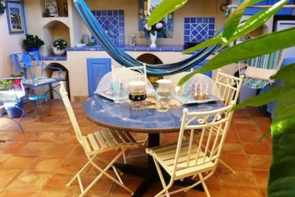 NOUVEAU ! Chambre d'Hôte Insolite PRIVEE " CŒURS DE PIRATES à BALI EN PROVENCE" SPA SAUNA MASSAGES dans cadre EXOTIQUE d'Aménagements EXTÉRIEURS D'EXCEPTION ÉTÉ comme HIVER BIENVENUE !!!