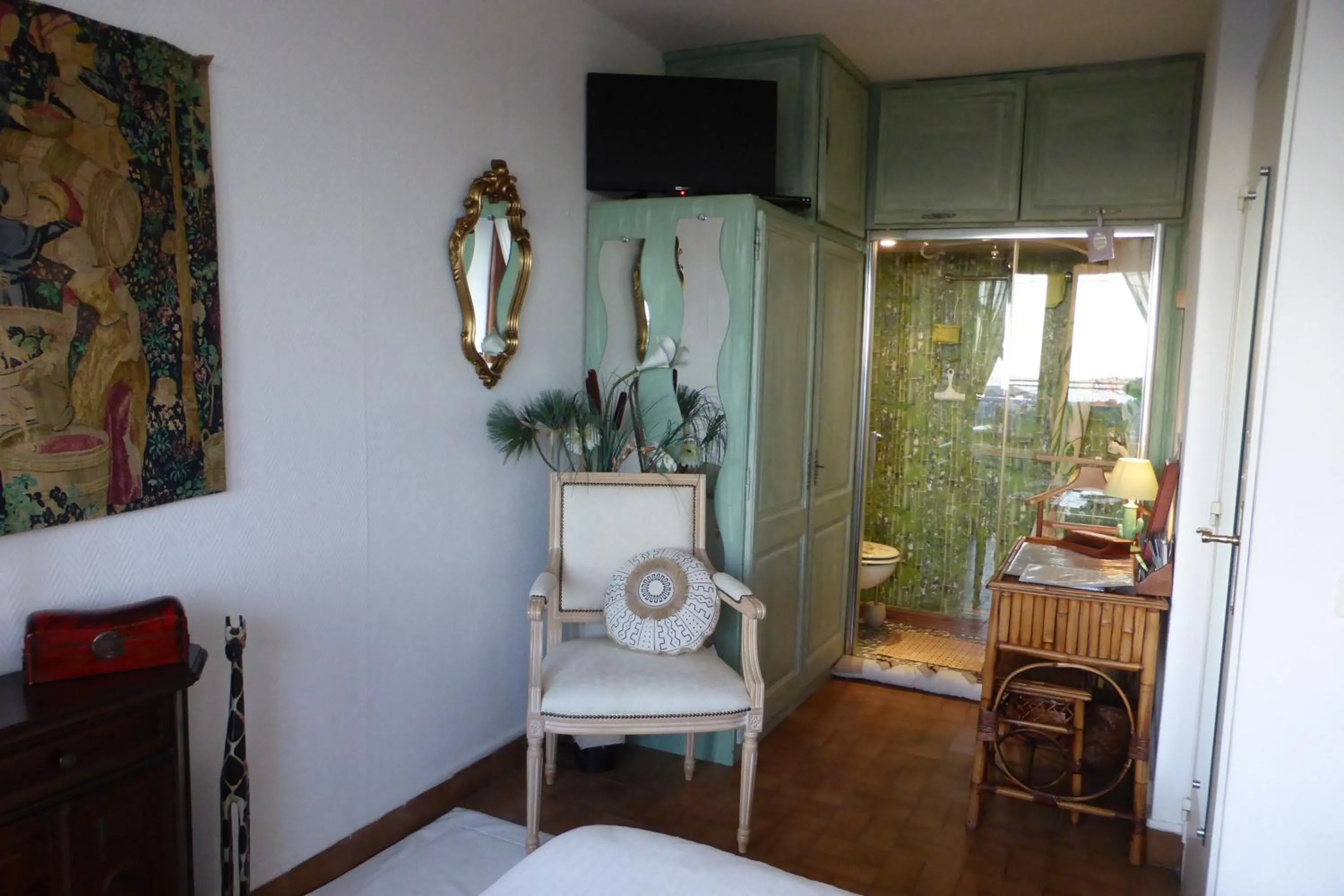 Double Room with Sea View in NOUVEAU ! Chambre d'Hôte Insolite PRIVEE " CŒURS DE PIRATES à BALI EN PROVENCE" SPA SAUNA MASSAGES dans cadre EXOTIQUE d'Aménagements EXTÉRIEURS D'EXCEPTION ÉTÉ comme HIVER BIENVENUE !!!