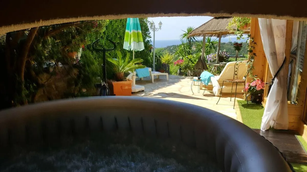 NOUVEAU ! Chambre d'Hôte Insolite PRIVEE " CŒURS DE PIRATES à BALI EN PROVENCE" SPA SAUNA MASSAGES dans cadre EXOTIQUE d'Aménagements EXTÉRIEURS D'EXCEPTION ÉTÉ comme HIVER BIENVENUE !!!